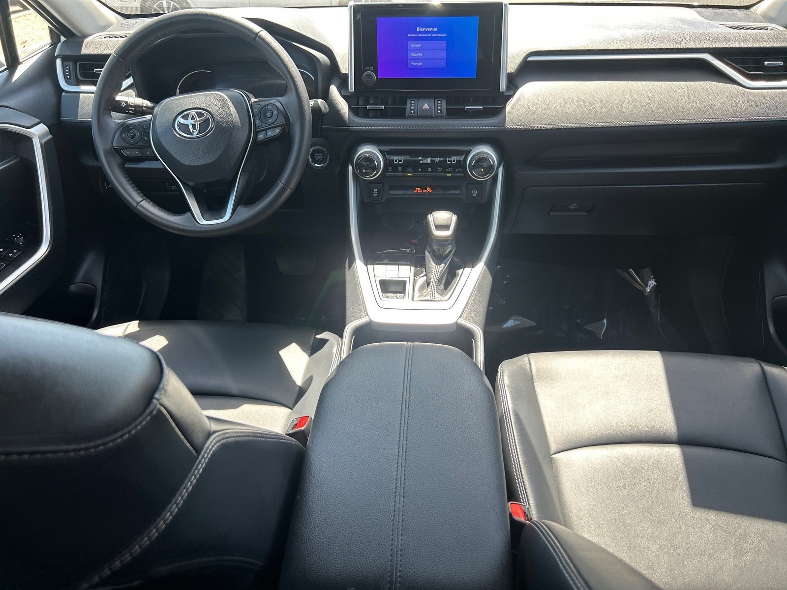 2025 Toyota RAV4 XLE Premium — photo 15 thumbnail