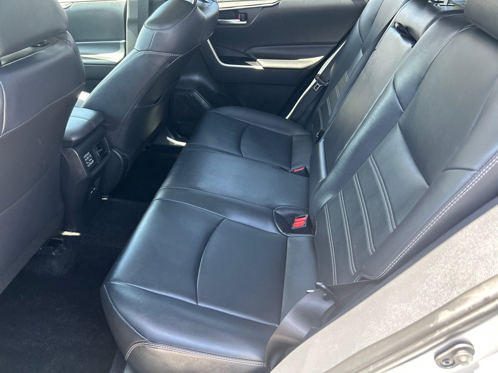 2025 Toyota RAV4 XLE Premium — photo 17 thumbnail