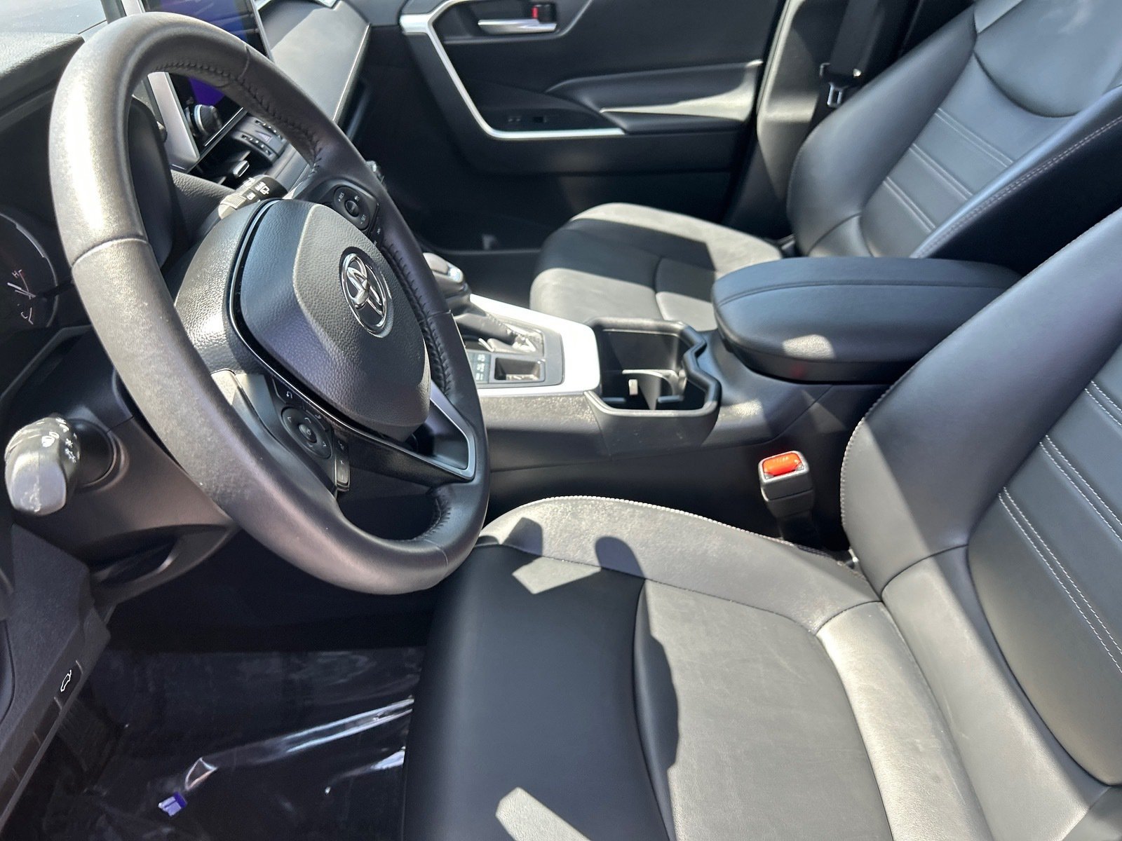 2025 Toyota RAV4 XLE Premium — photo 19 thumbnail