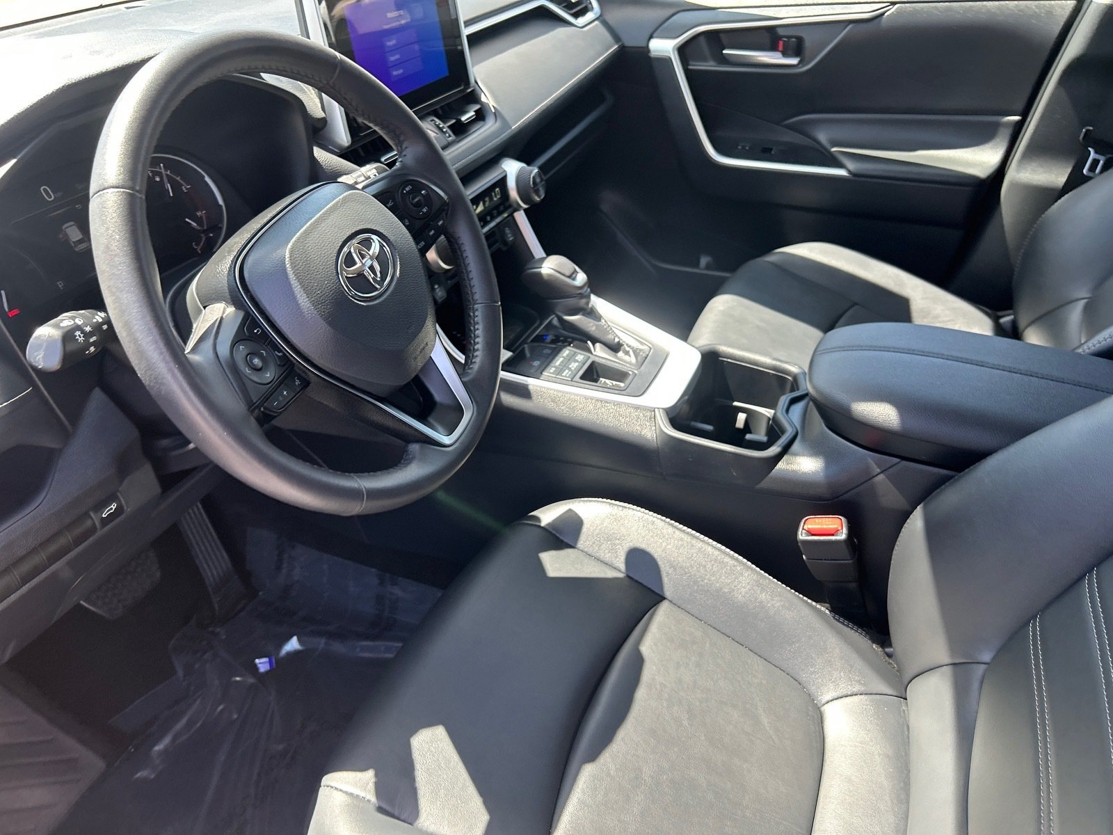 2025 Toyota RAV4 XLE Premium — photo 20 thumbnail