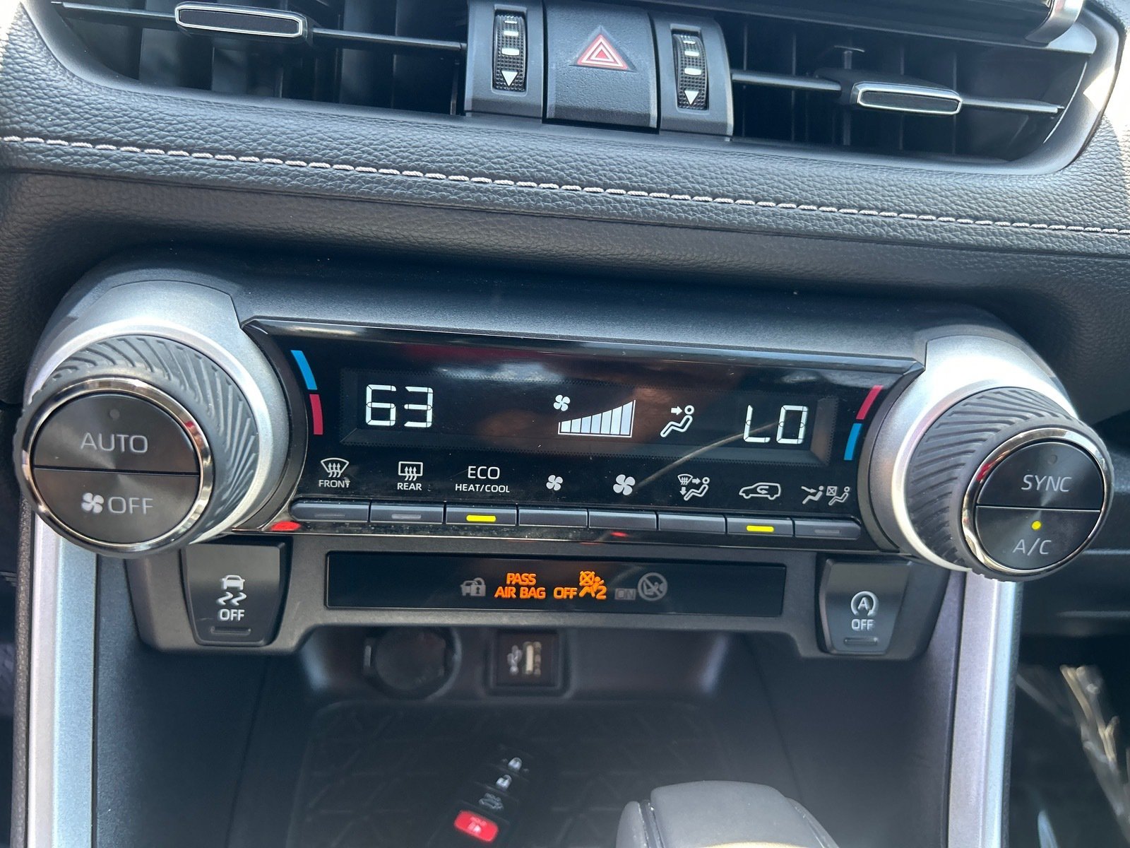2025 Toyota RAV4 XLE Premium — photo 25 thumbnail