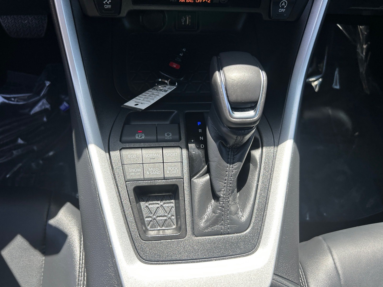 2025 Toyota RAV4 XLE Premium — photo 27 thumbnail