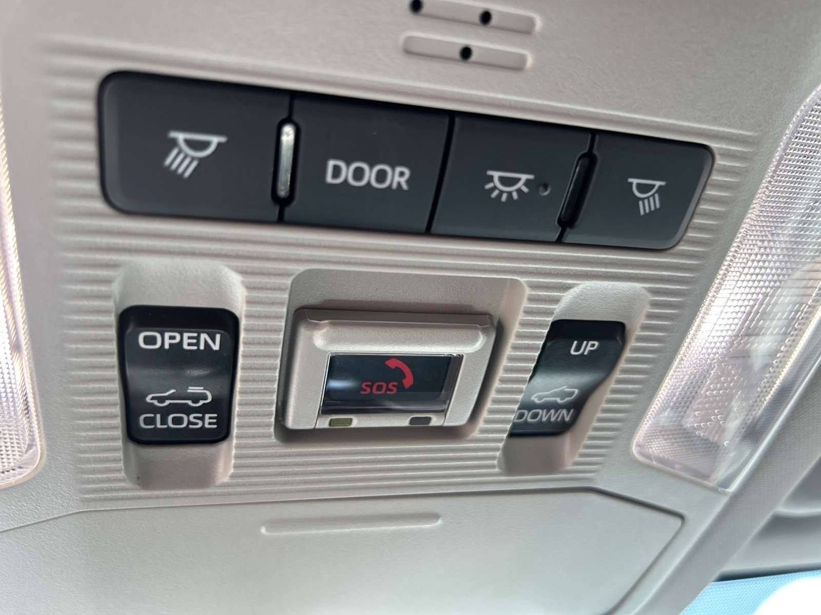 2025 Toyota RAV4 XLE Premium — photo 29 thumbnail