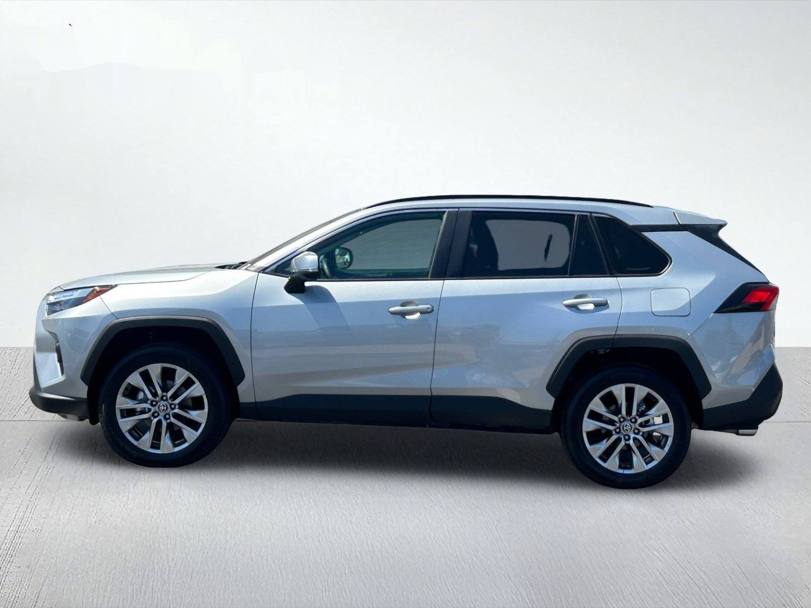 2025 Toyota RAV4 XLE Premium — photo 3 thumbnail