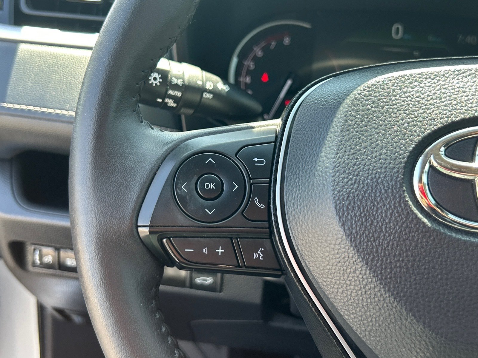 2025 Toyota RAV4 XLE Premium — photo 31 thumbnail