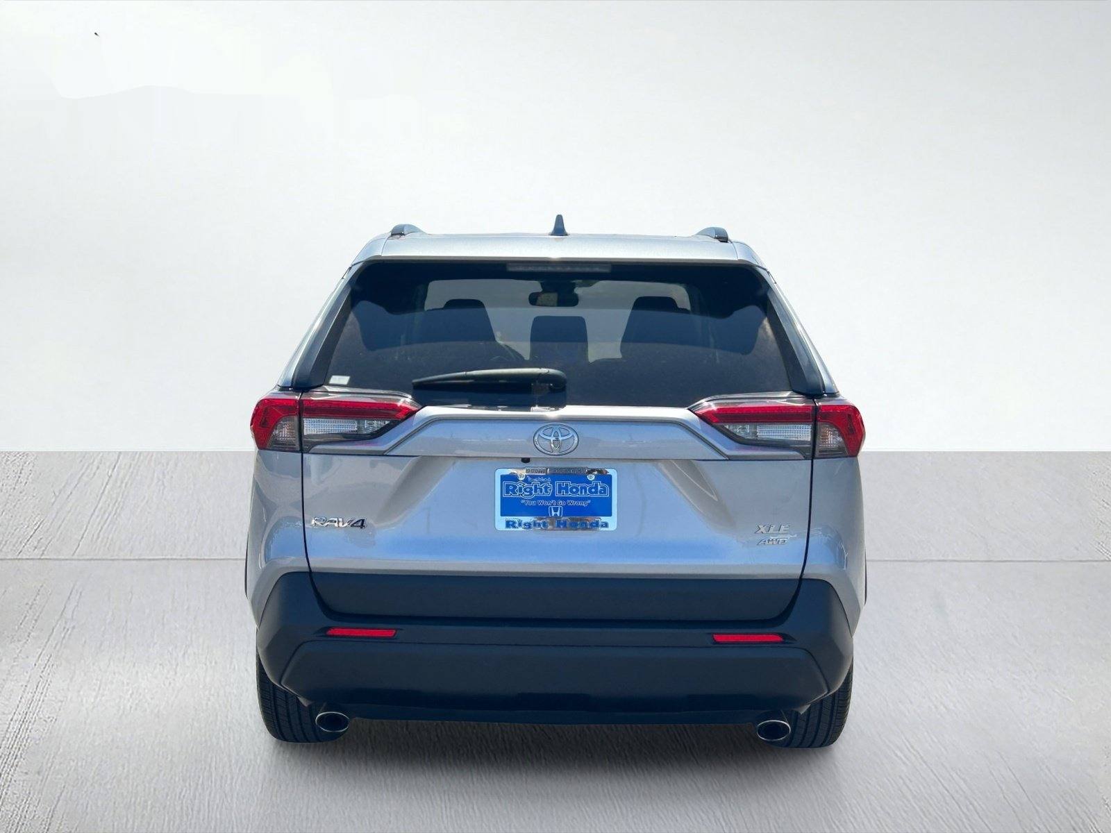 2025 Toyota RAV4 XLE Premium — photo 9 thumbnail
