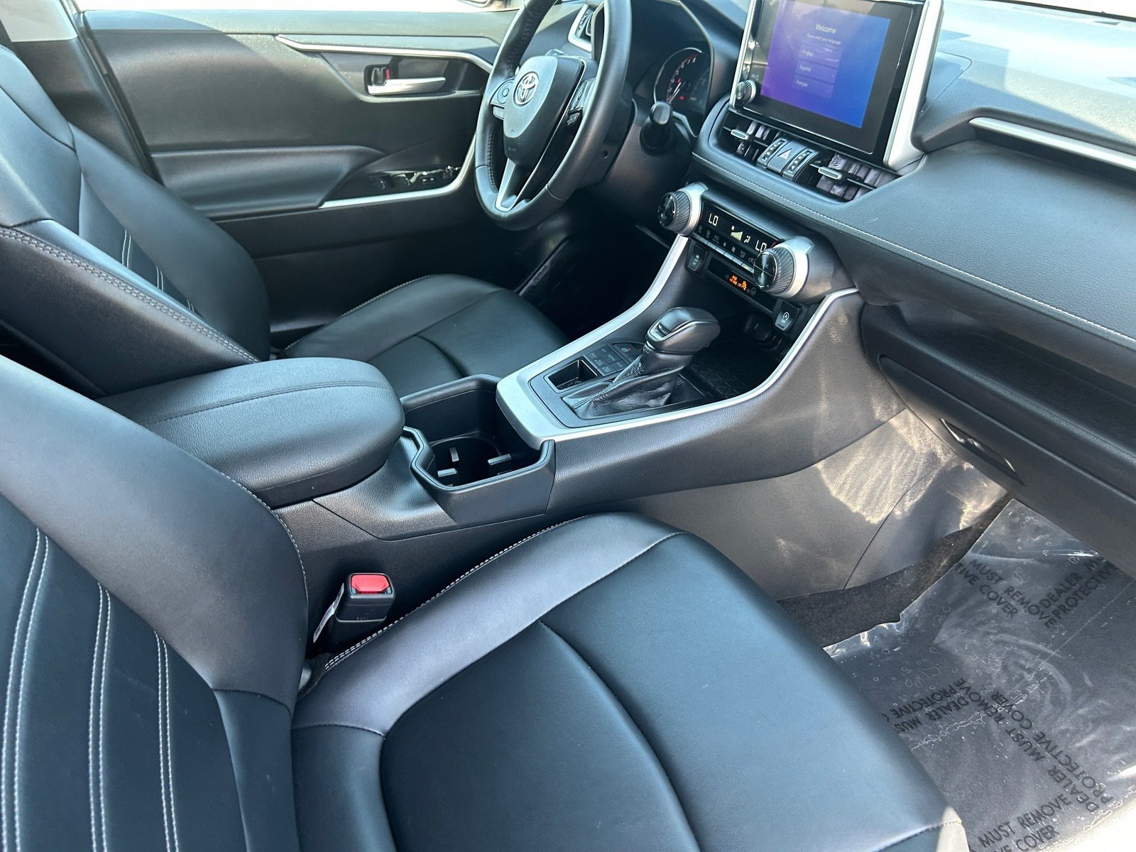 2025 Toyota RAV4 XLE Premium — photo 12 thumbnail