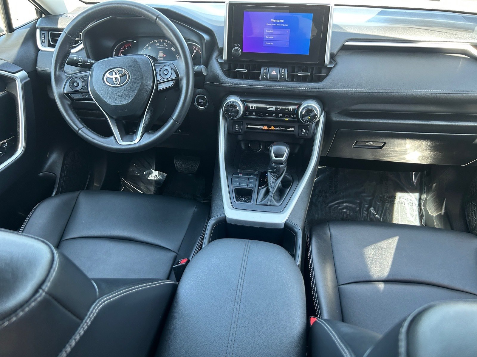 2025 Toyota RAV4 XLE Premium — photo 14 thumbnail