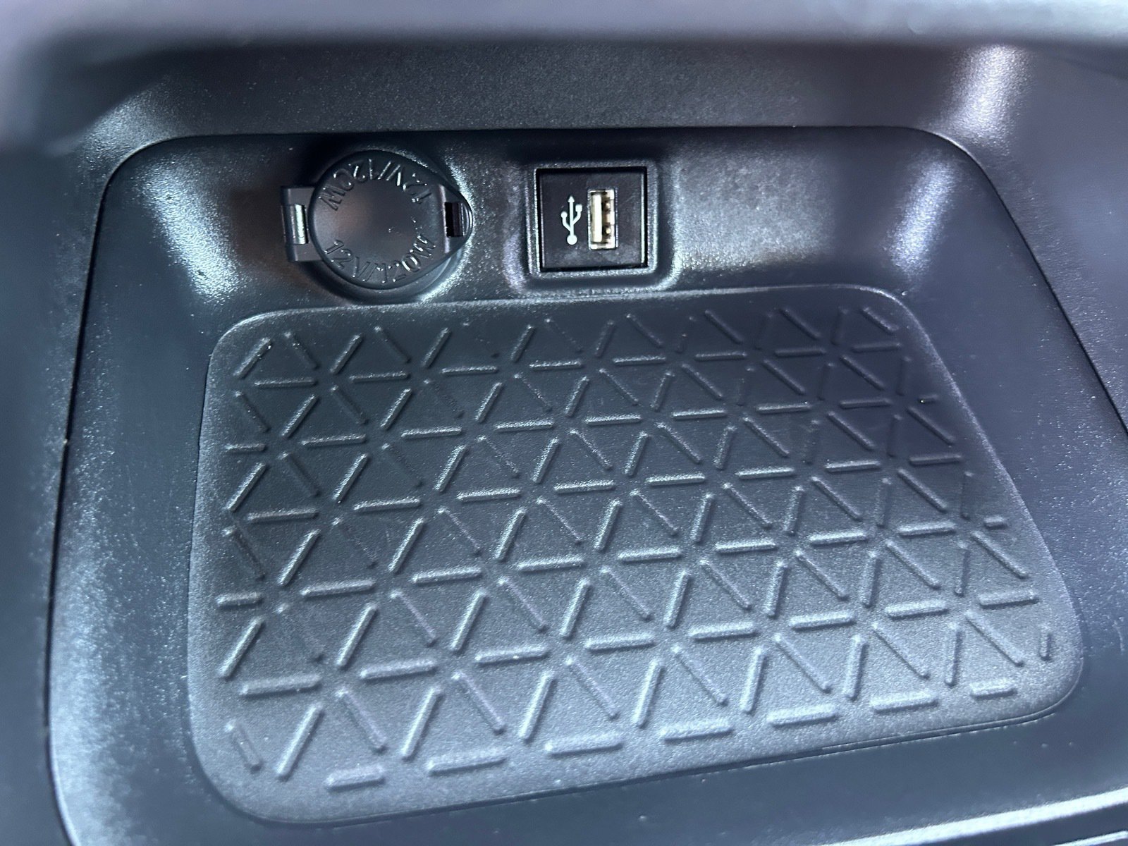 2025 Toyota RAV4 XLE Premium — photo 25 thumbnail