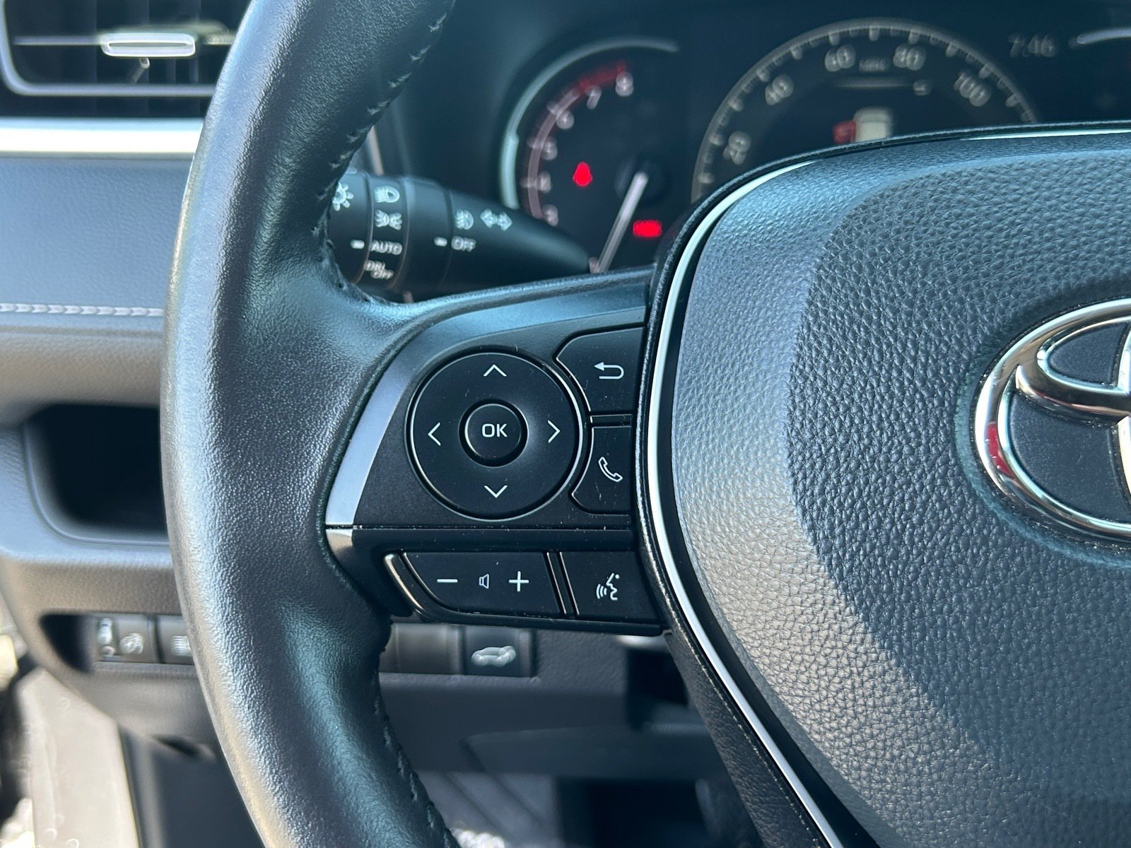 2025 Toyota RAV4 XLE Premium — photo 30 thumbnail