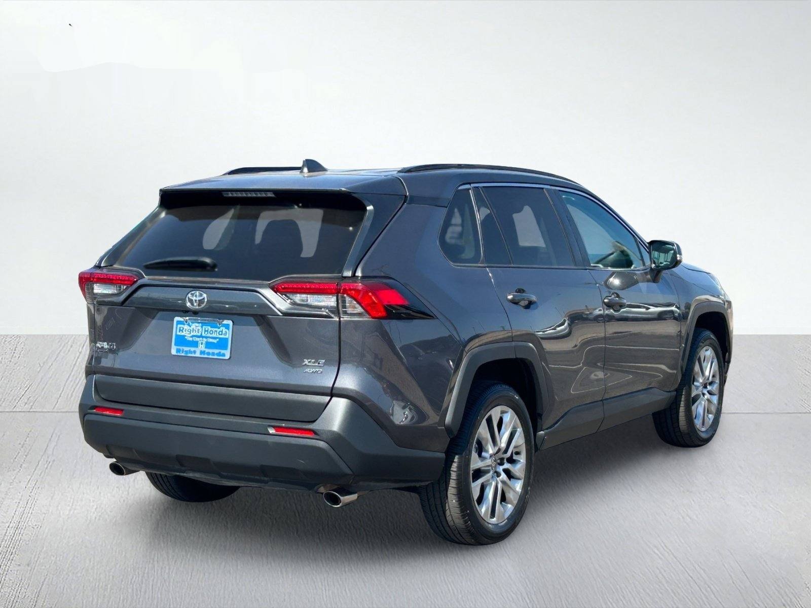 2025 Toyota RAV4 XLE Premium — photo 4 thumbnail