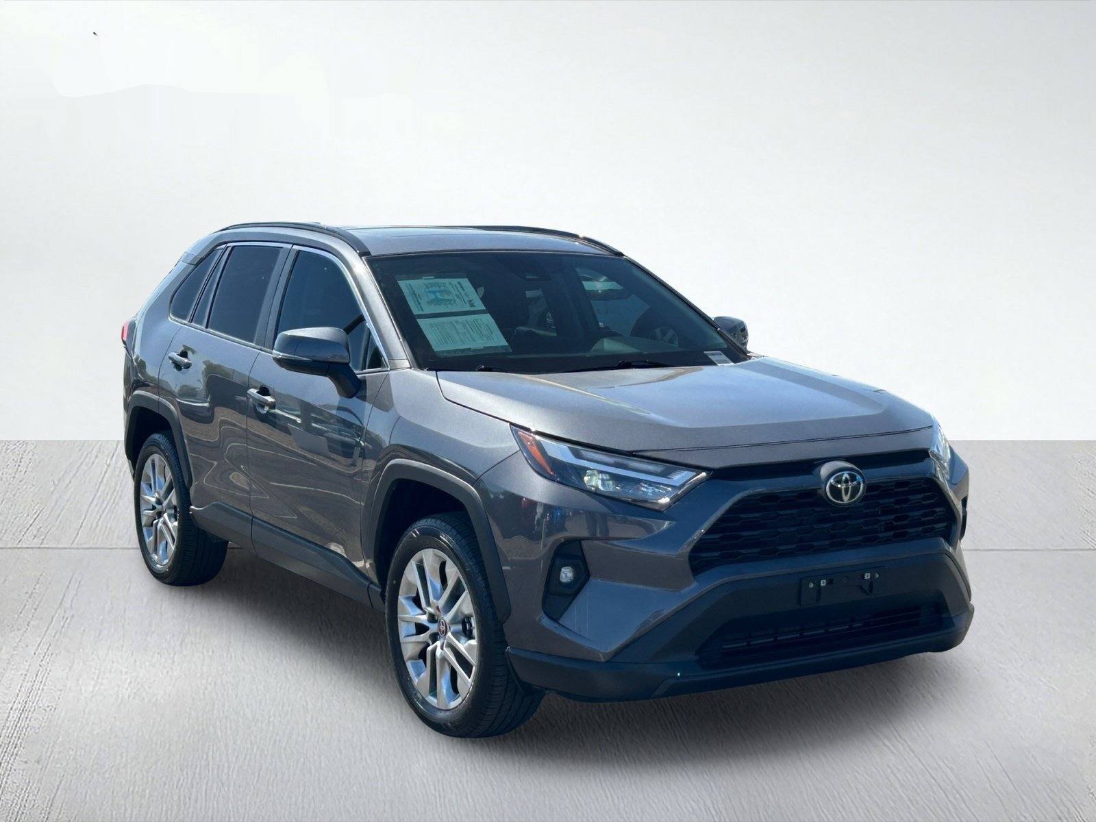 2025 Toyota RAV4 XLE Premium — photo 6 thumbnail