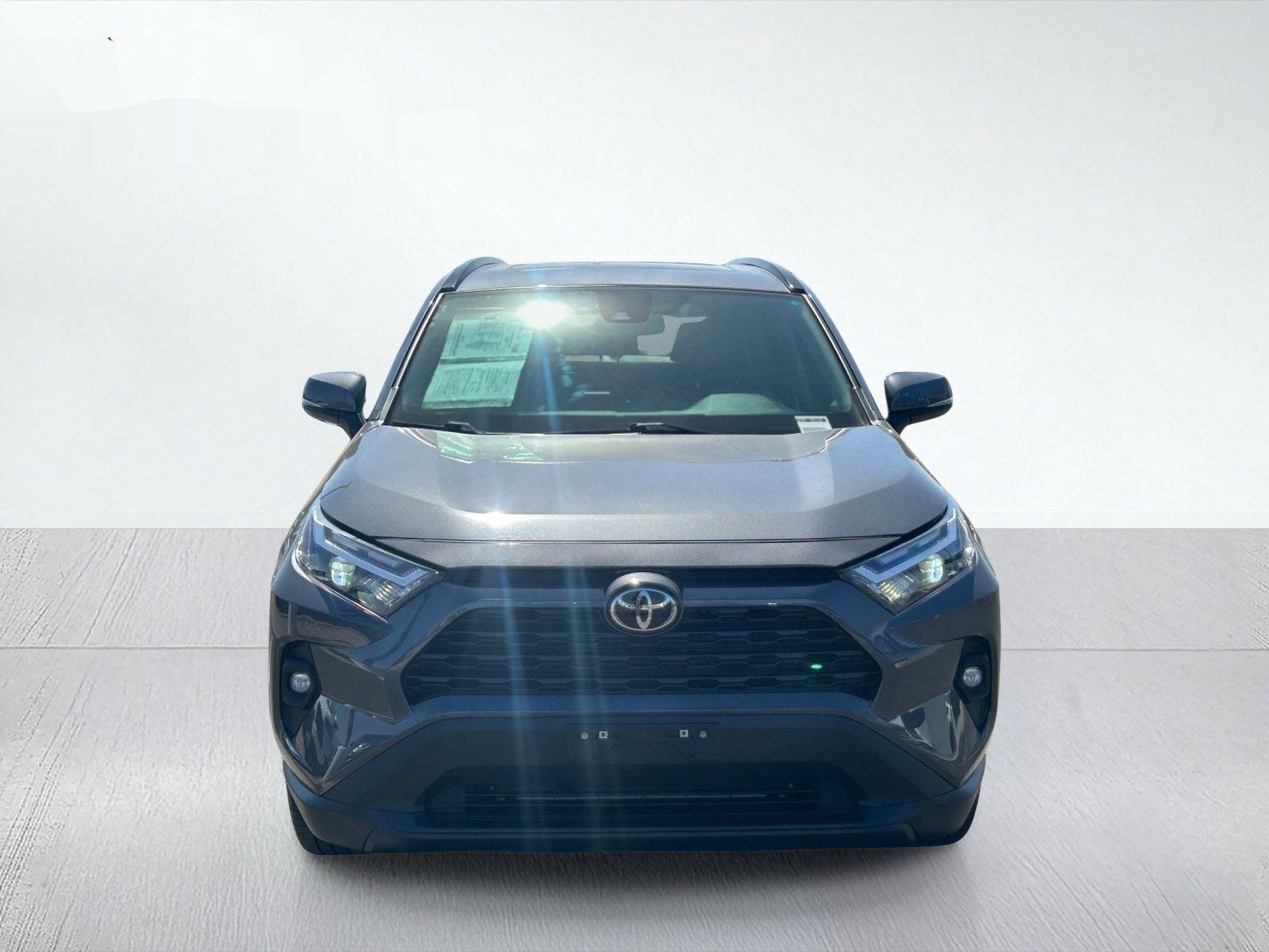 2025 Toyota RAV4 XLE Premium — photo 7 thumbnail