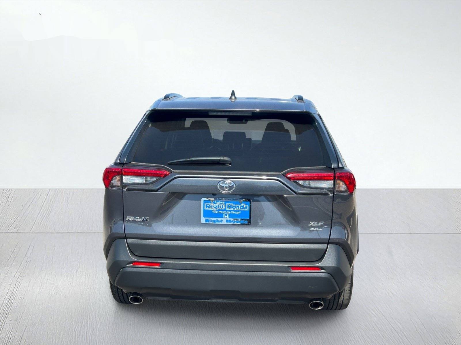 2025 Toyota RAV4 XLE Premium — photo 8 thumbnail
