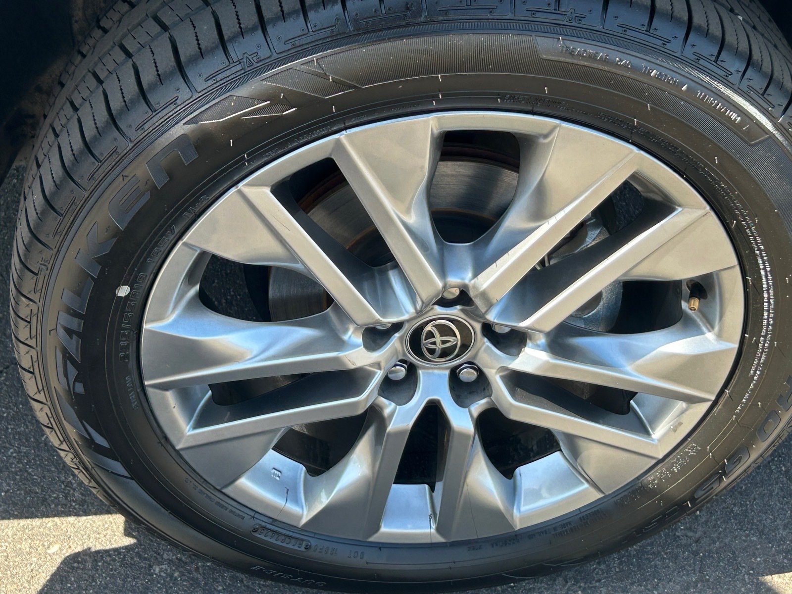 2025 Toyota RAV4 XLE Premium — photo 9 thumbnail