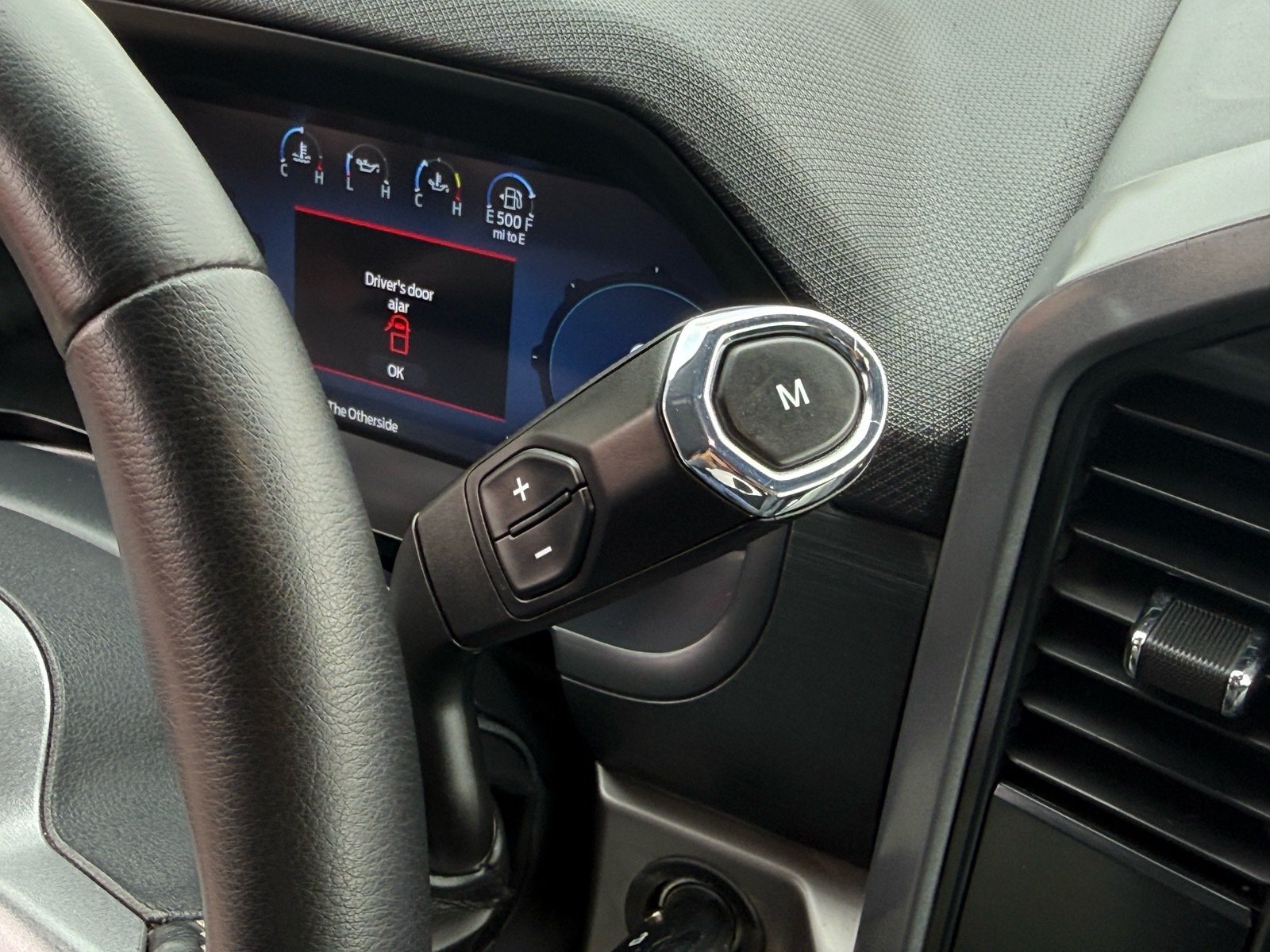 2025 Ford F-150 XLT — photo 22 thumbnail