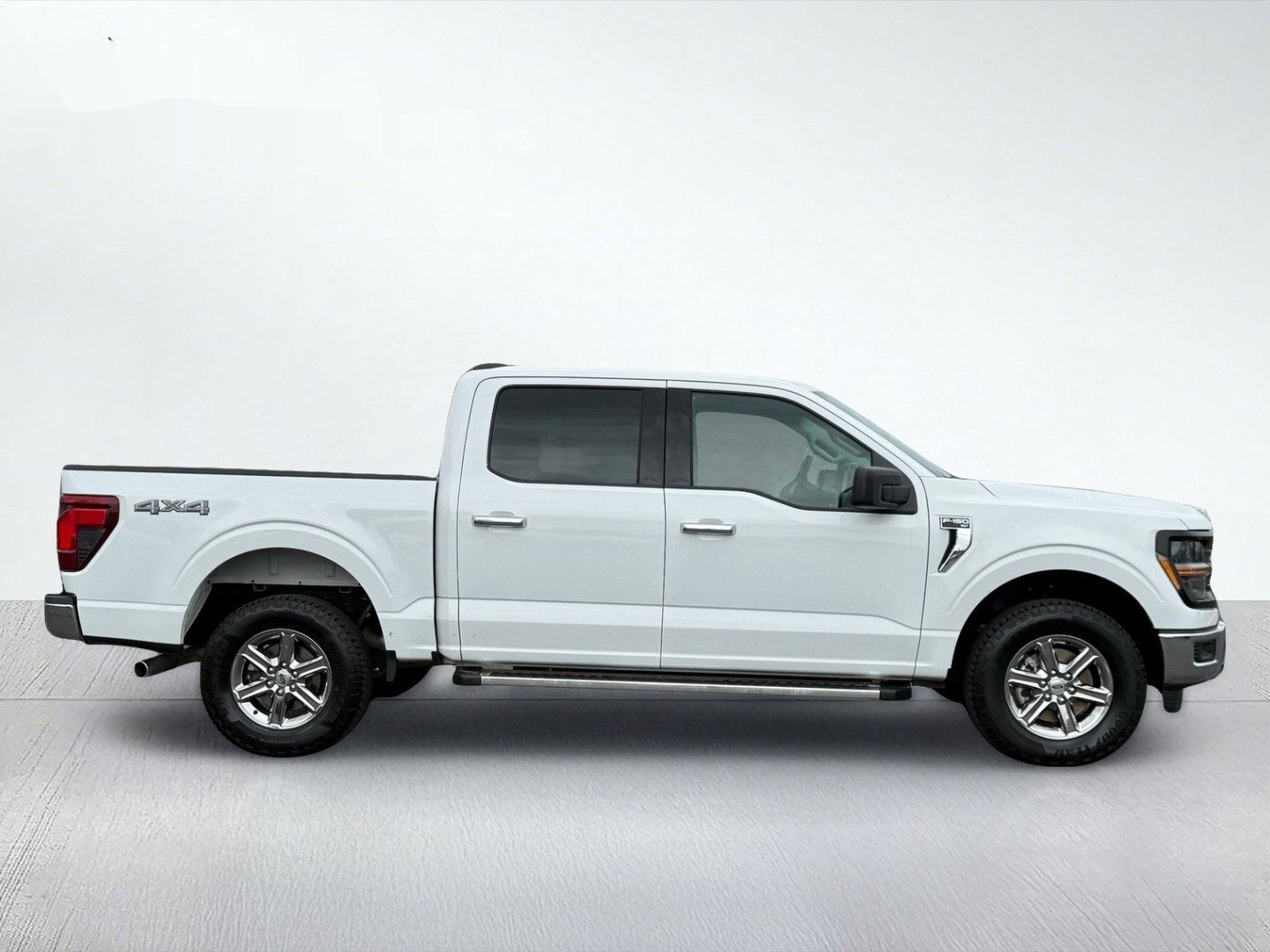 2025 Ford F-150 XLT — photo 8 thumbnail