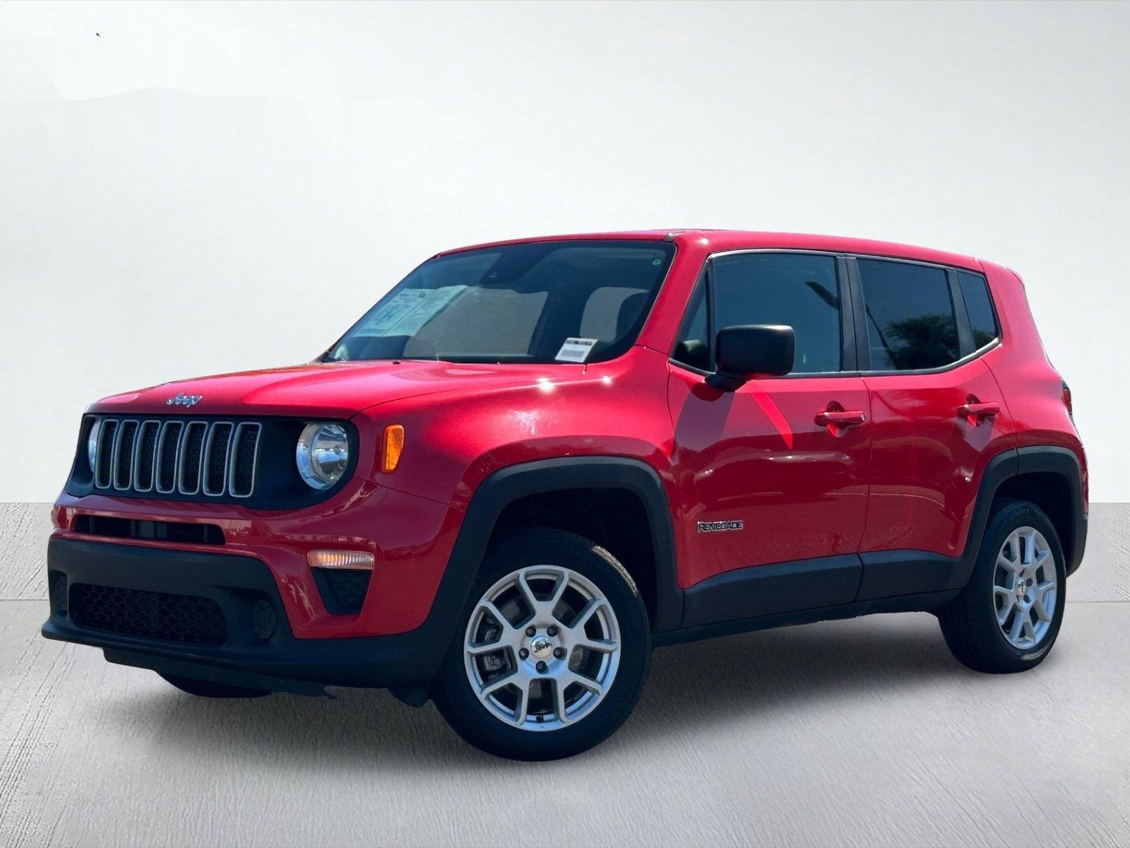 2023 Jeep Renegade Latitude — photo 2 thumbnail