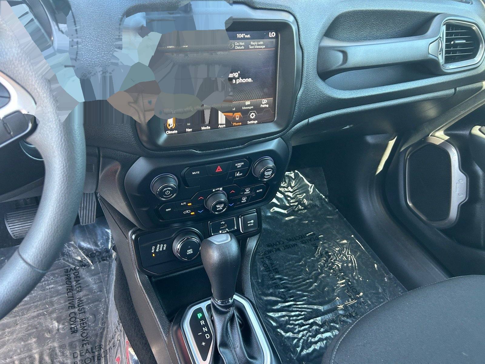 2023 Jeep Renegade Latitude — photo 21 thumbnail