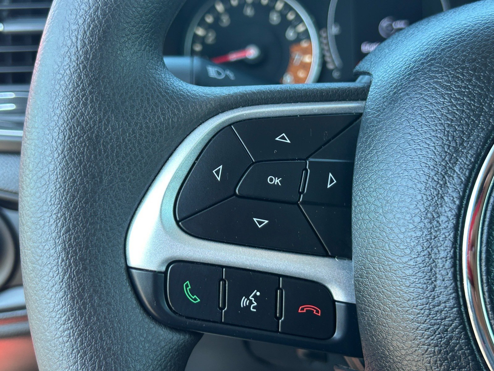 2023 Jeep Renegade Latitude — photo 27 thumbnail