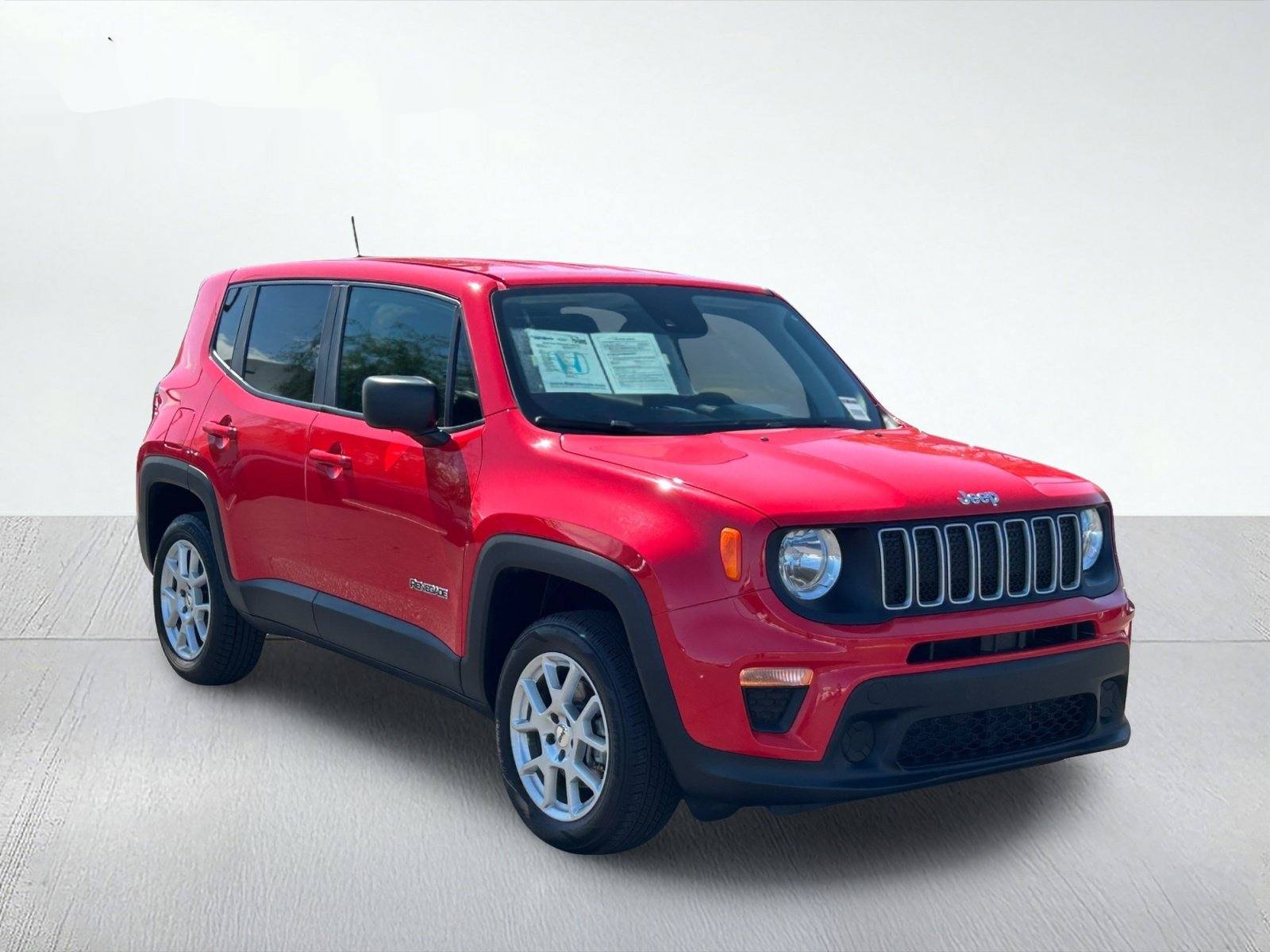 2023 Jeep Renegade Latitude — photo 7 thumbnail