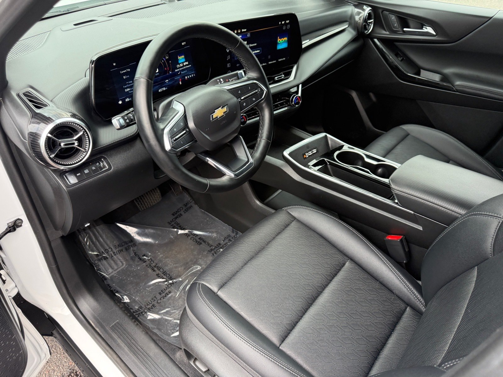 2025 Chevrolet Equinox LT — photo 11 thumbnail