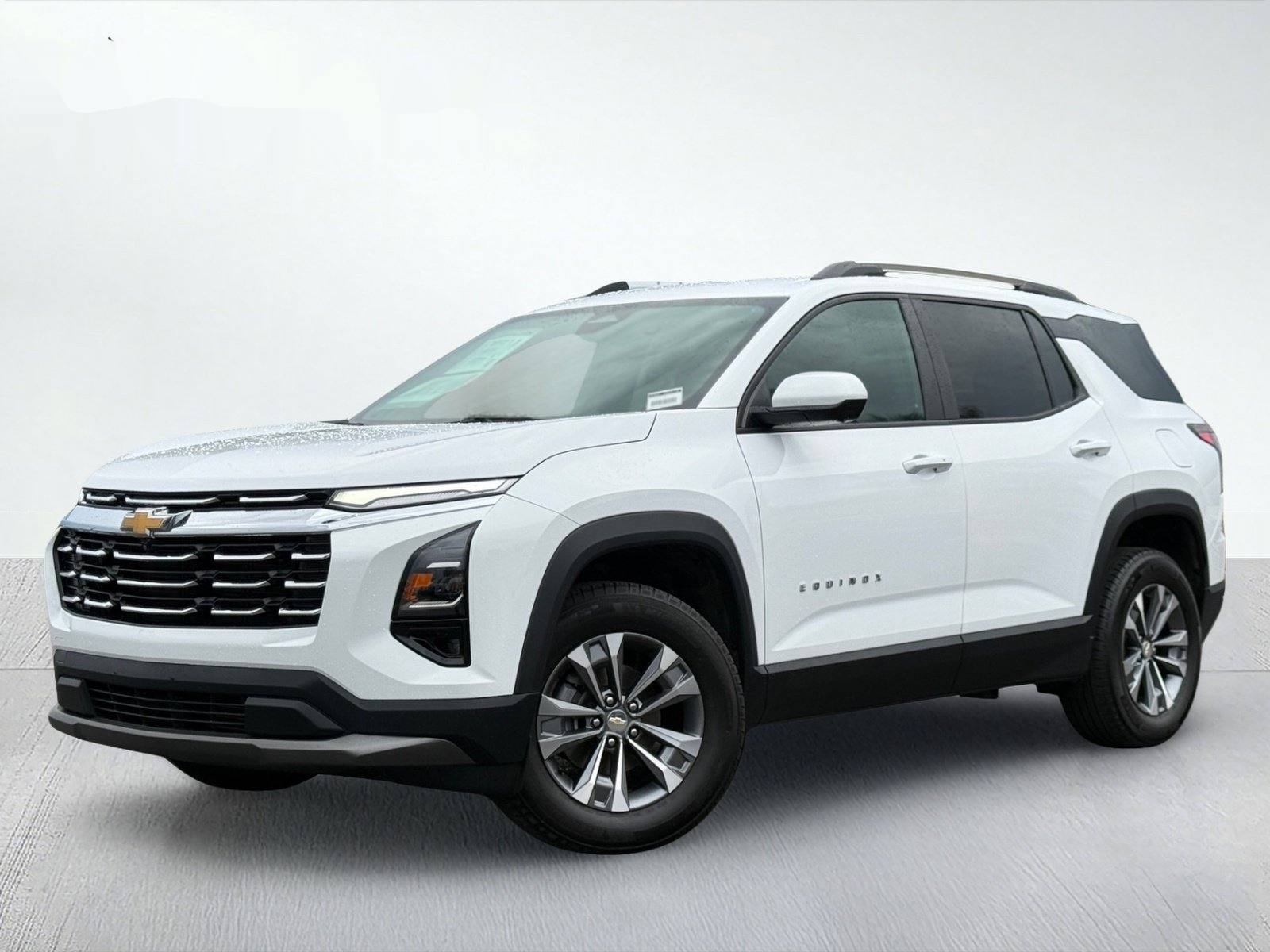 2025 Chevrolet Equinox LT — photo 2 thumbnail