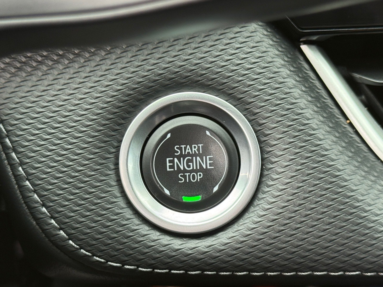 2025 Chevrolet Equinox LT — photo 25 thumbnail
