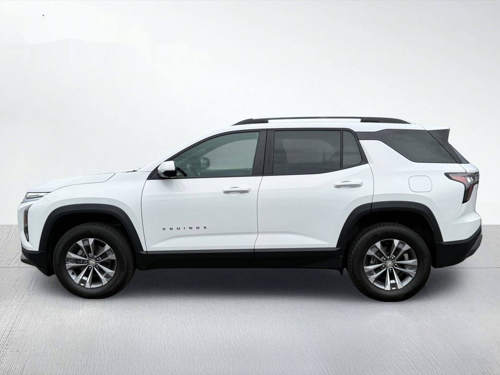 2025 Chevrolet Equinox LT — photo 3 thumbnail