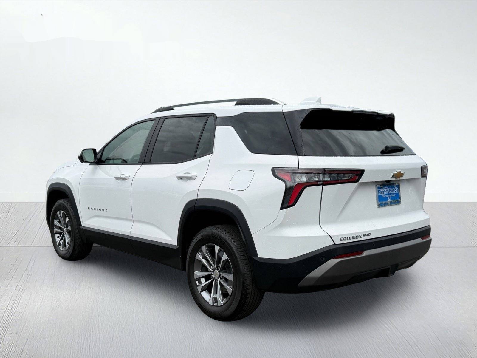 2025 Chevrolet Equinox LT — photo 4 thumbnail