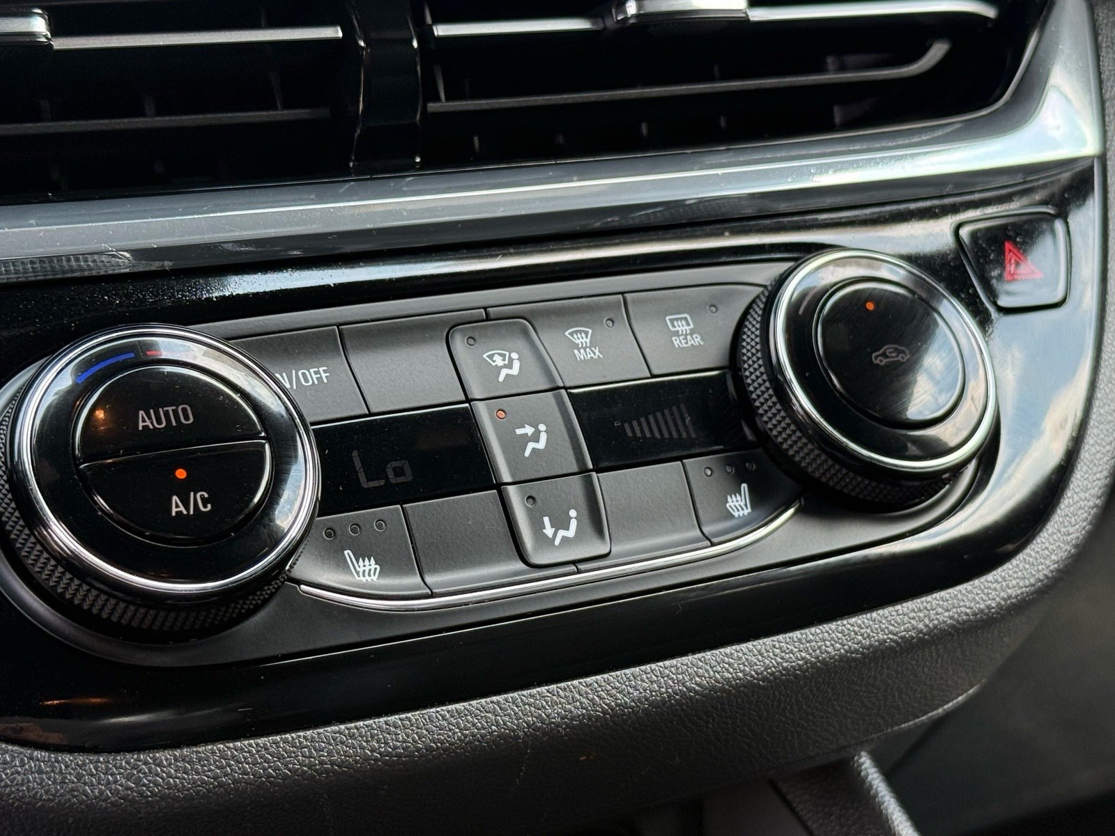 2025 Buick Envista Sport Touring — photo 22 thumbnail