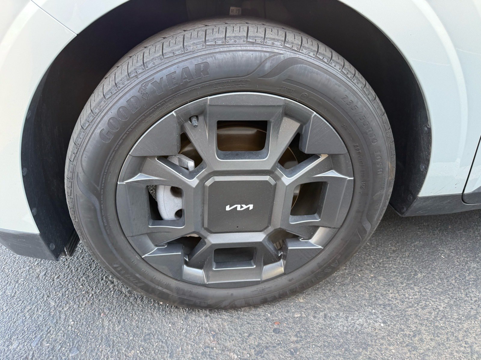 2026 Kia Carnival Hybrid EX — photo 5 thumbnail