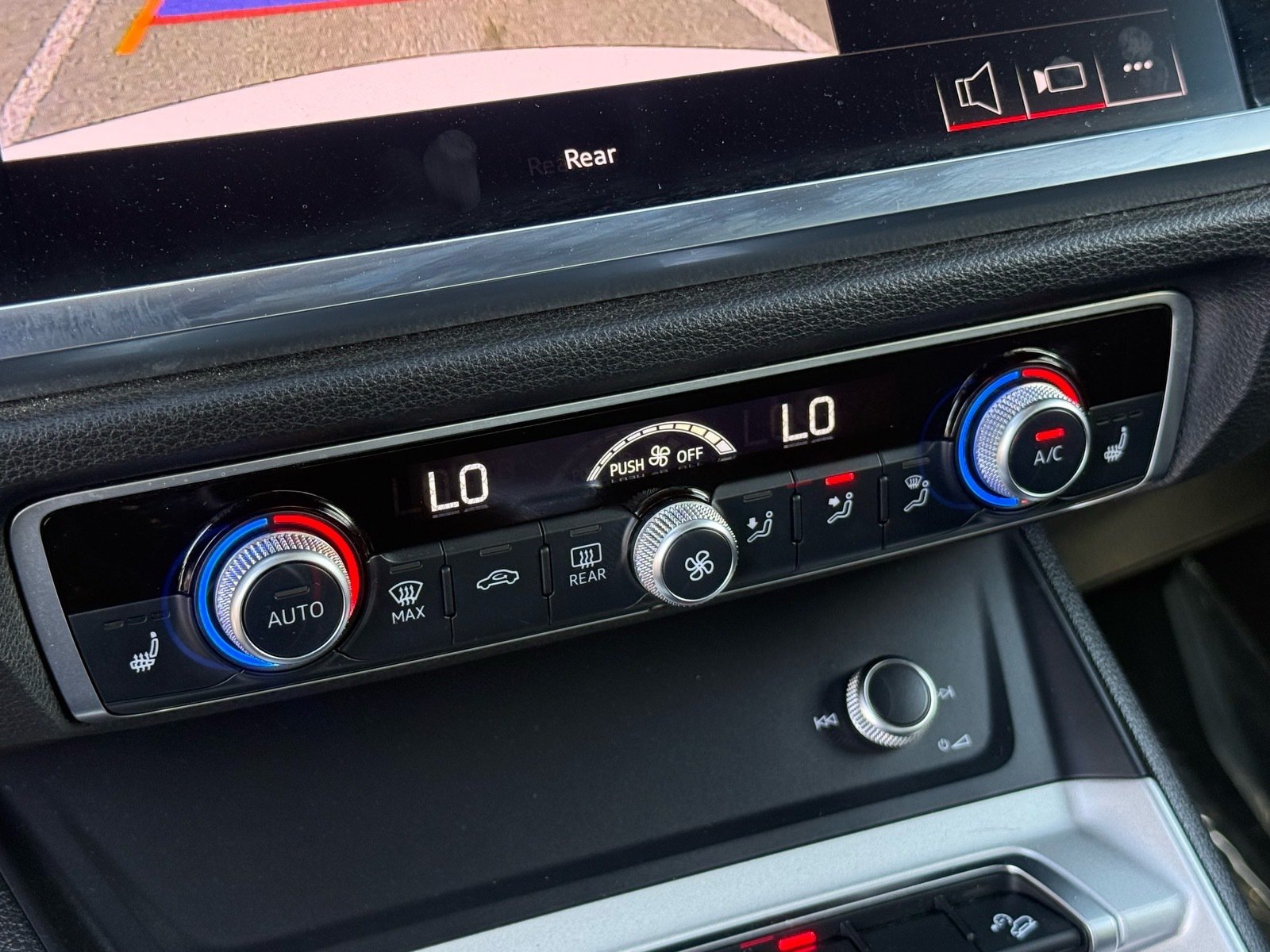 2025 Audi Q3 Premium — photo 22 thumbnail