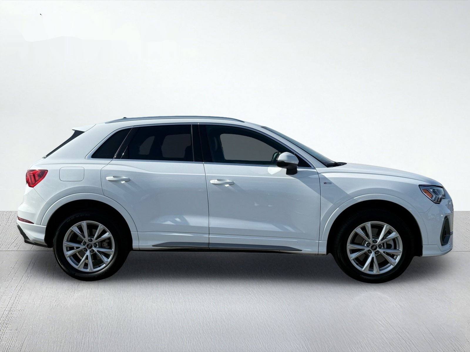 2025 Audi Q3 Premium — photo 8 thumbnail