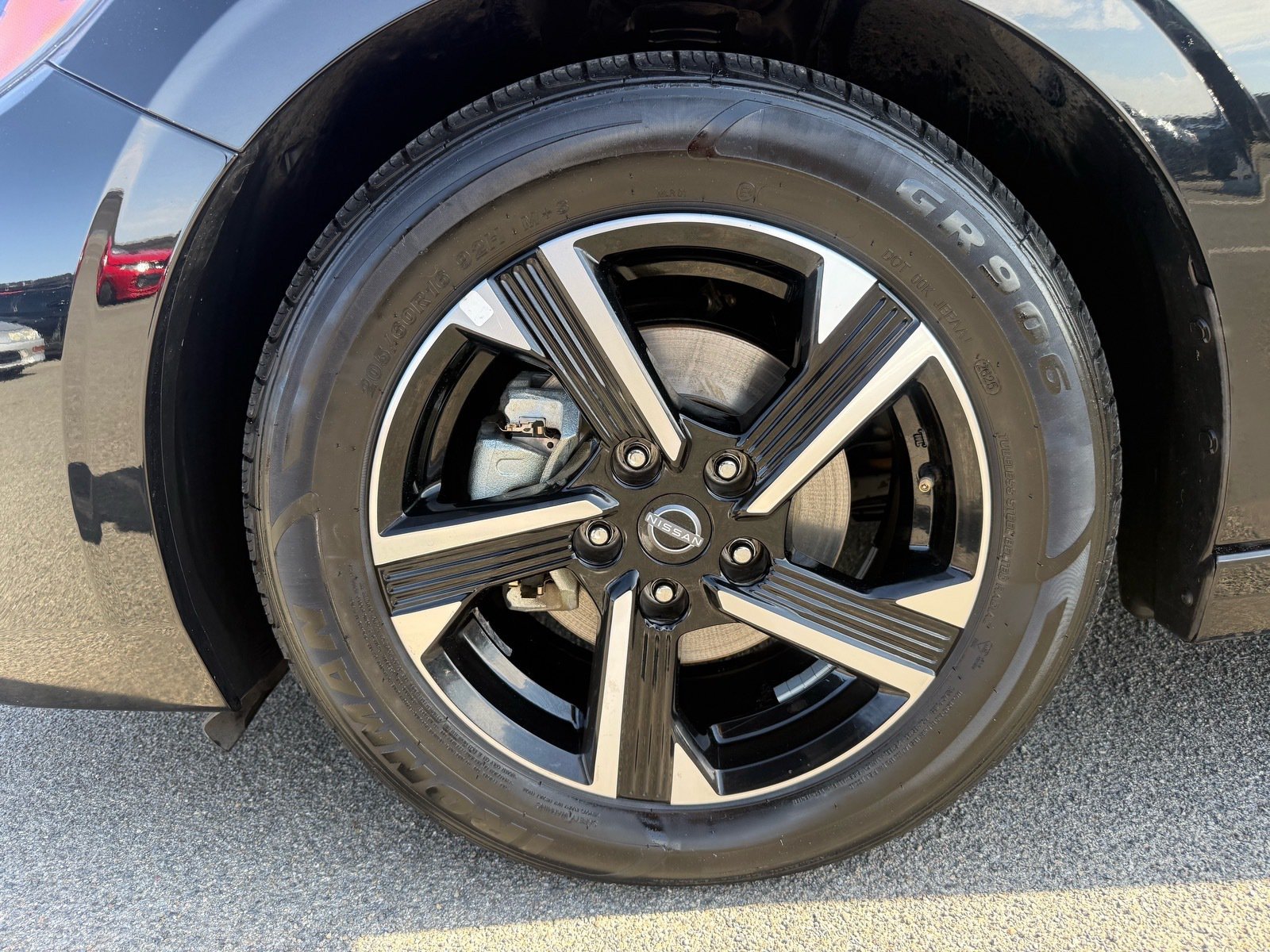 2025 Nissan Sentra SV — photo 10 thumbnail