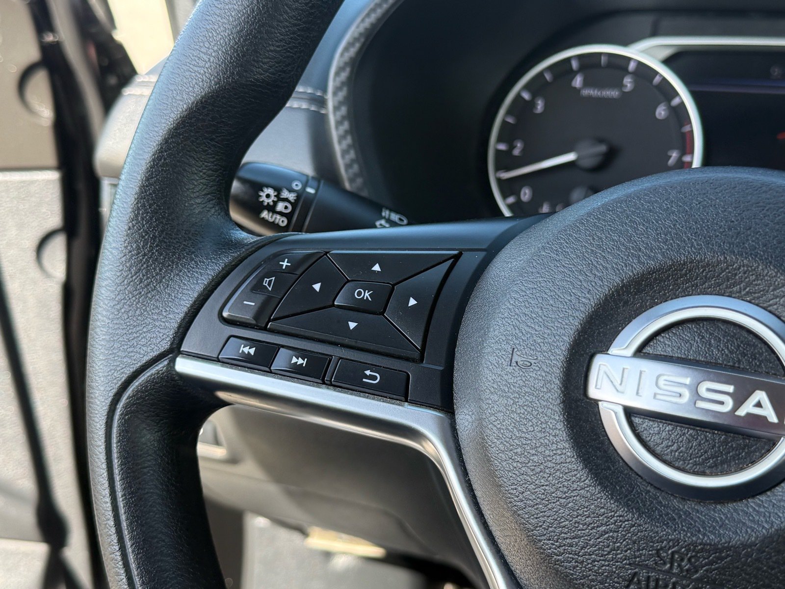 2025 Nissan Sentra SV — photo 16 thumbnail
