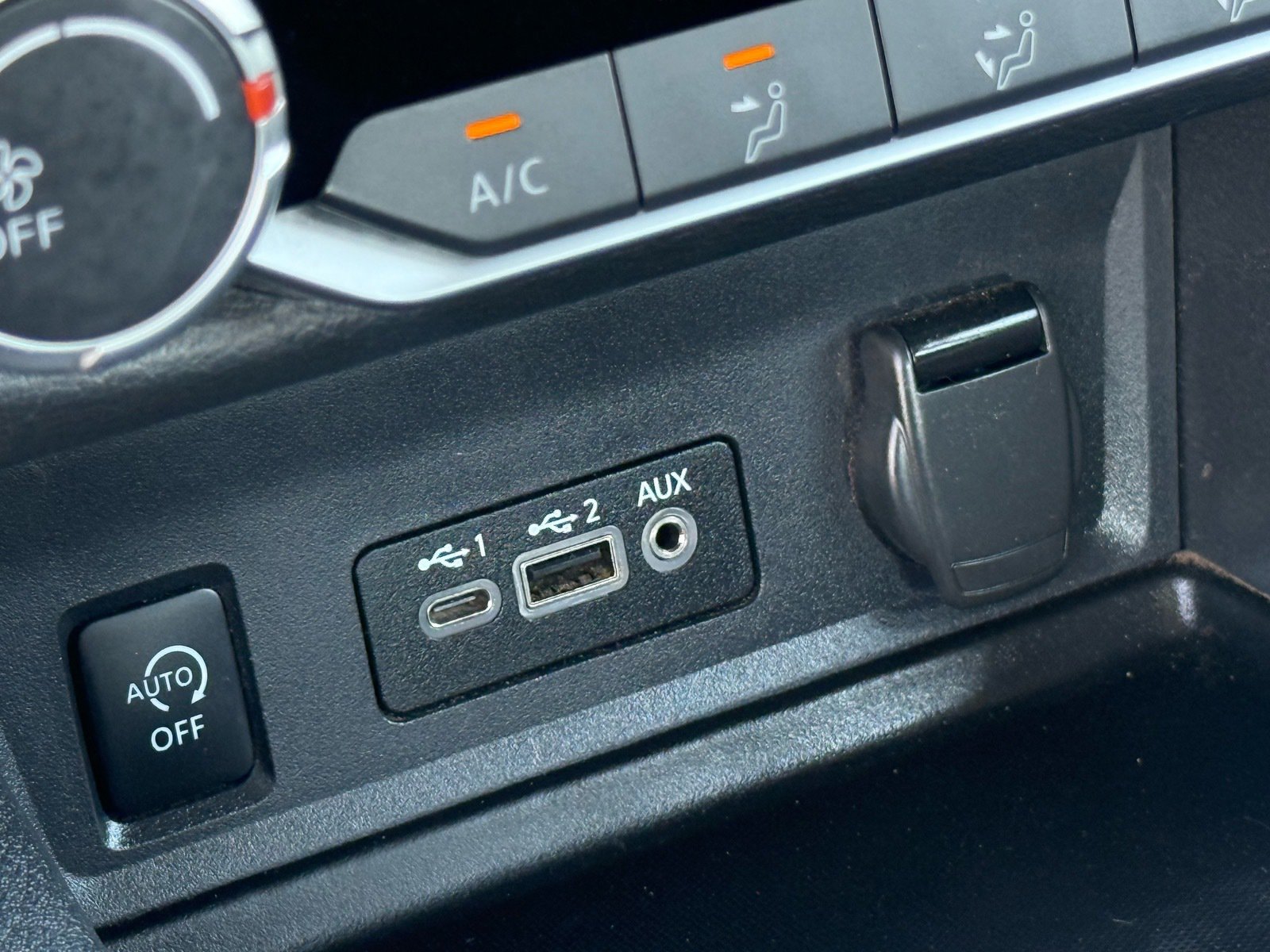 2025 Nissan Sentra SV — photo 23 thumbnail