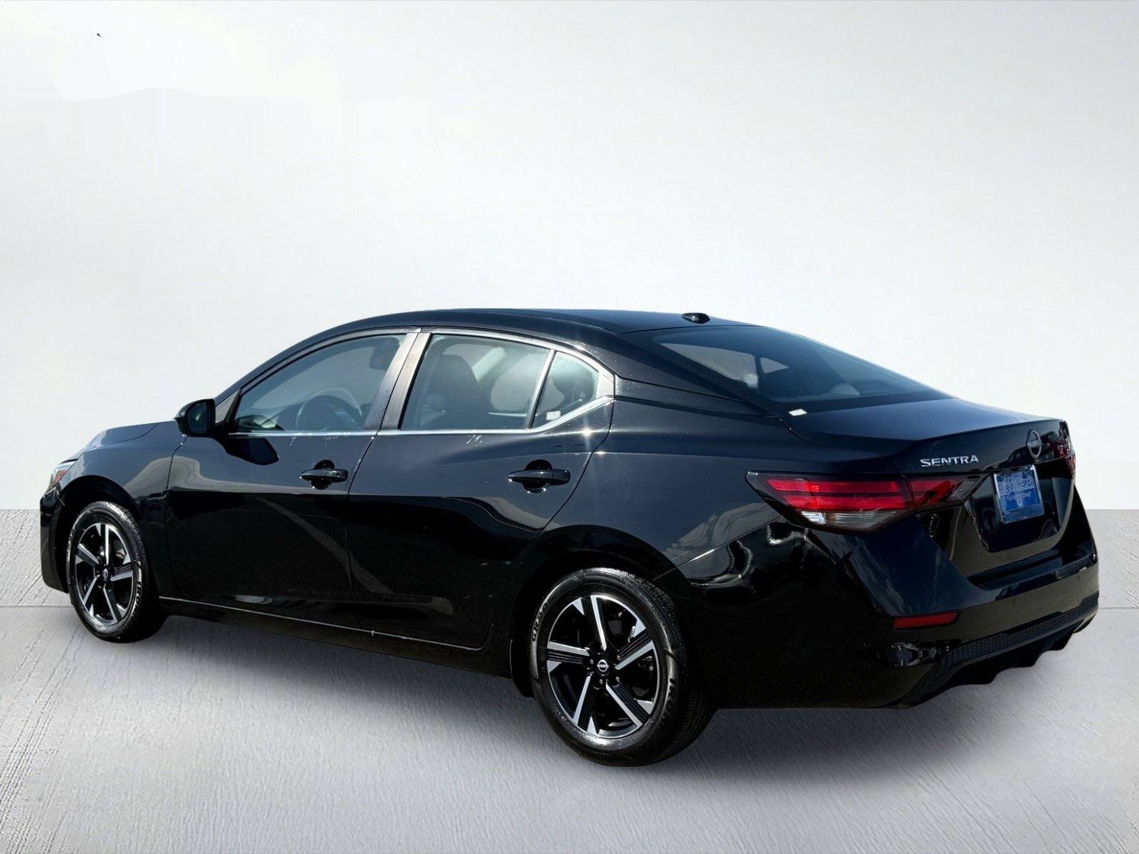 2025 Nissan Sentra SV — photo 4 thumbnail