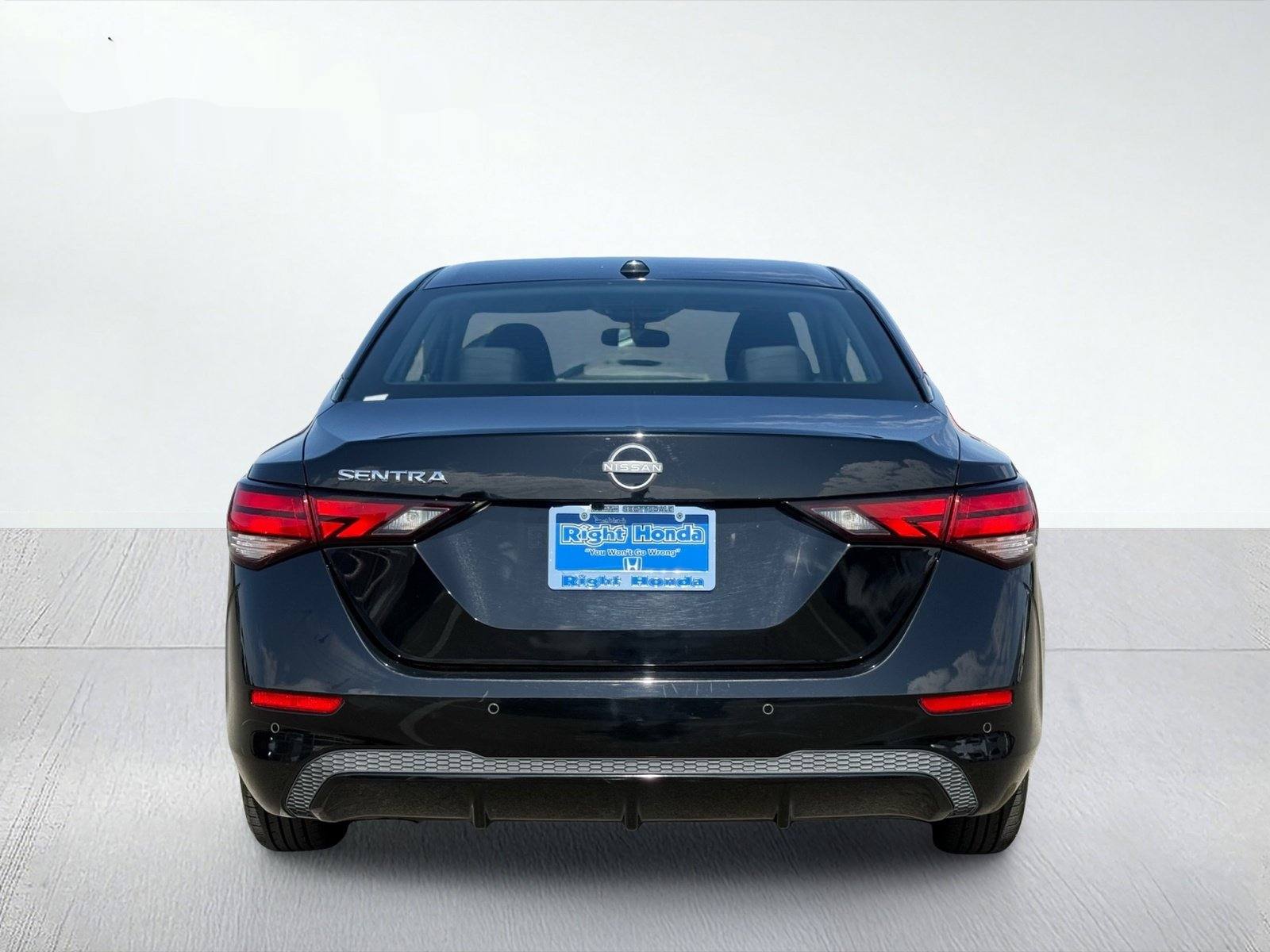 2025 Nissan Sentra SV — photo 6 thumbnail