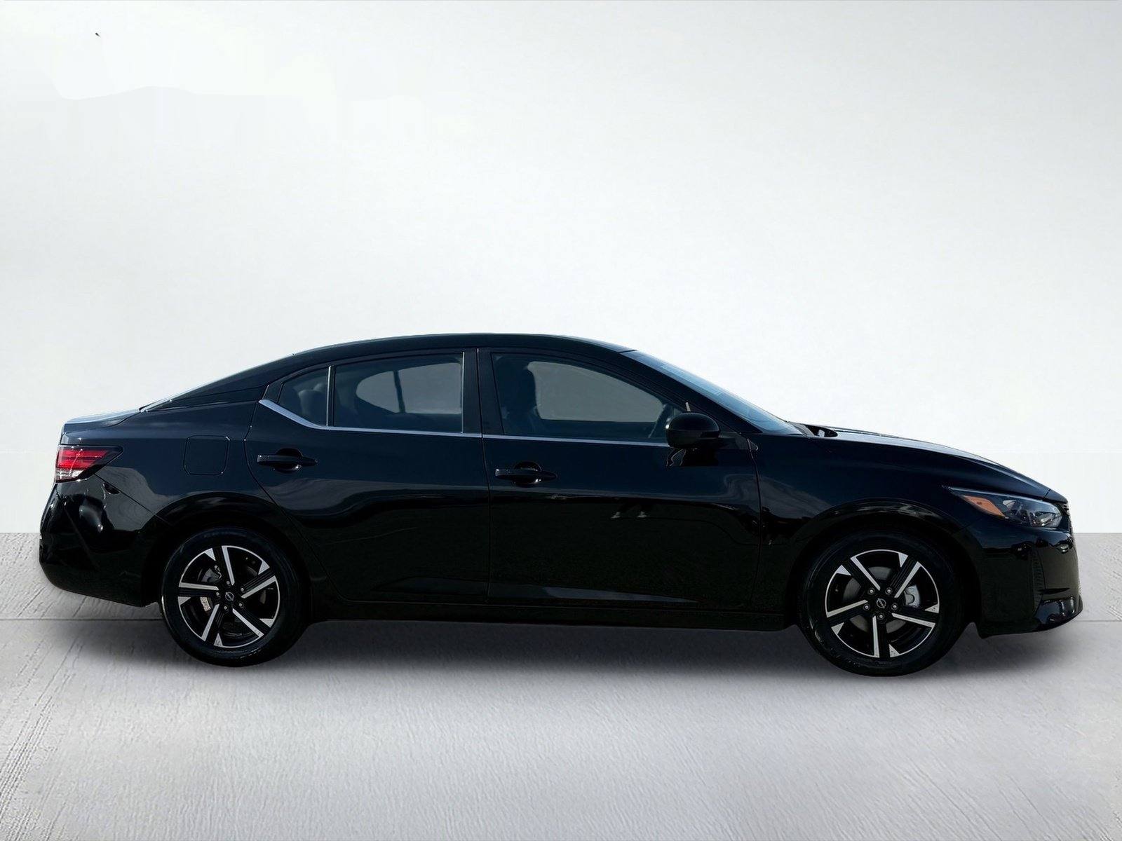 2025 Nissan Sentra SV — photo 8 thumbnail