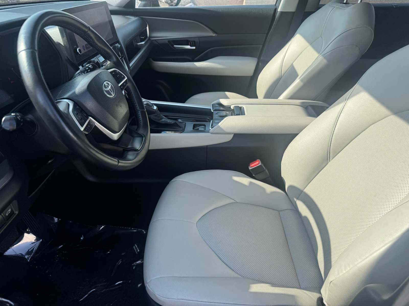 2025 Toyota Grand Highlander XLE — photo 12 thumbnail