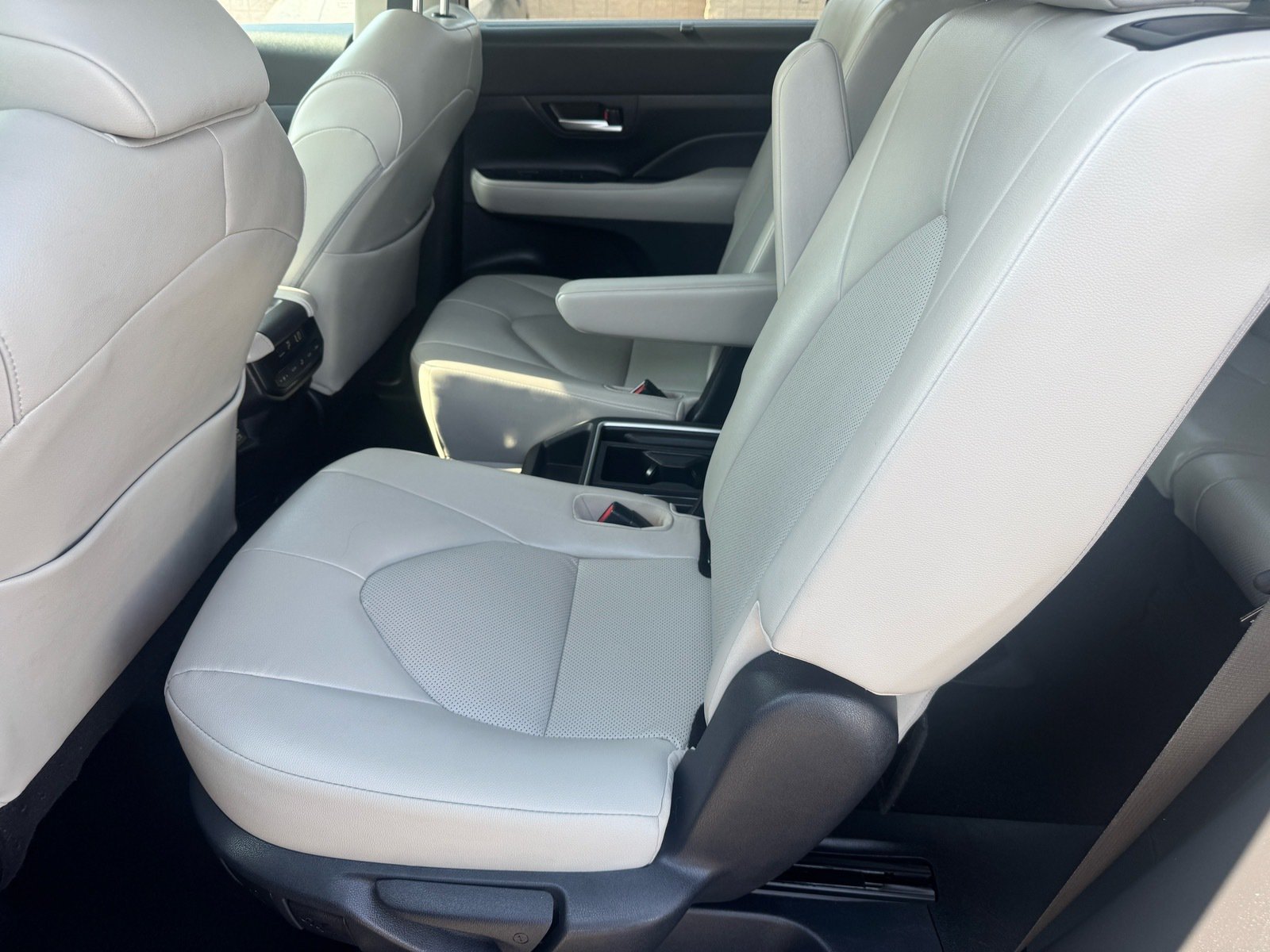 2025 Toyota Grand Highlander XLE — photo 14 thumbnail