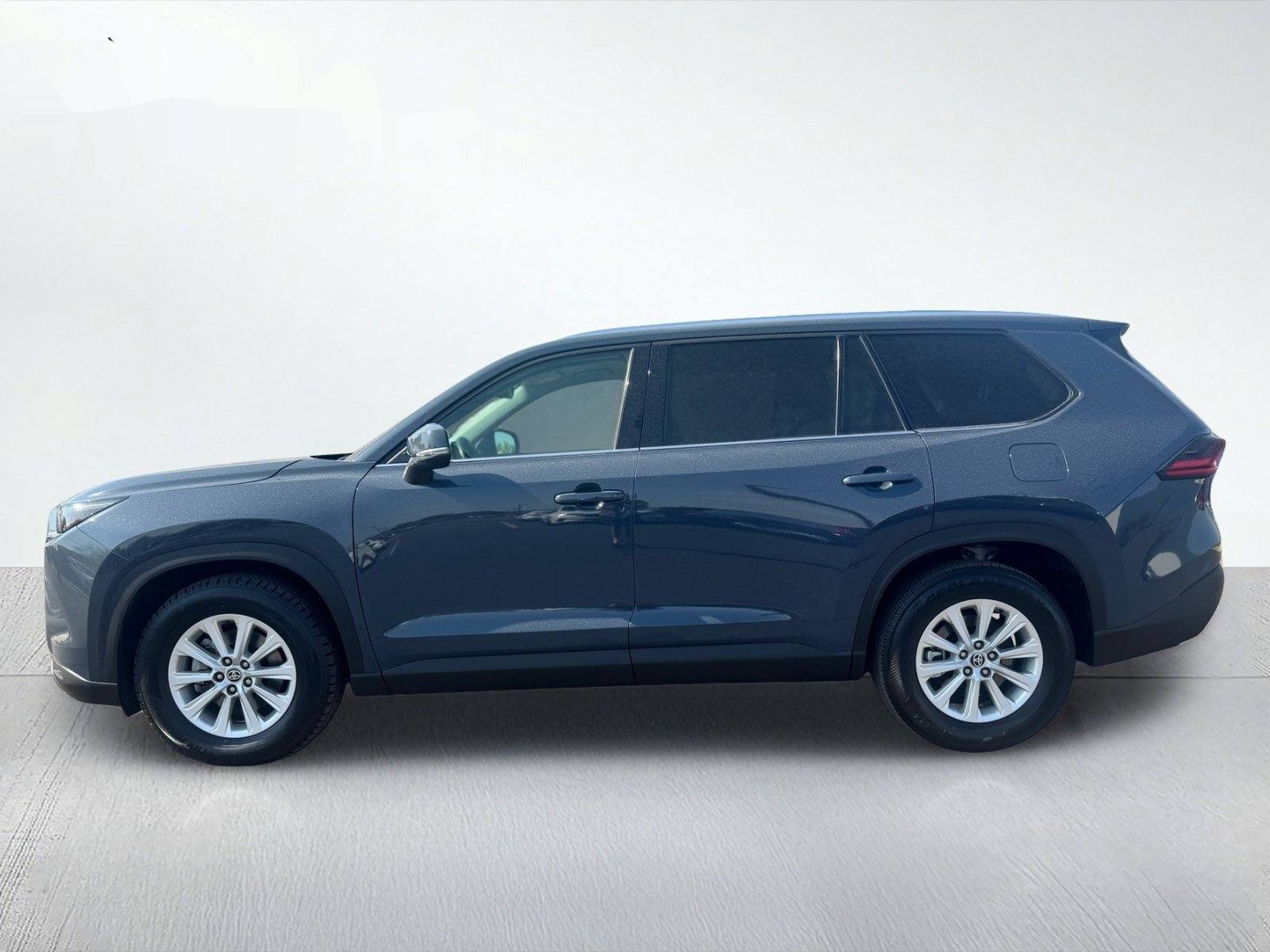 2025 Toyota Grand Highlander XLE — photo 3 thumbnail