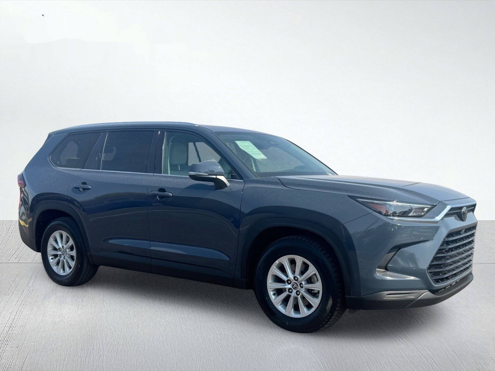 2025 Toyota Grand Highlander XLE — photo 8 thumbnail