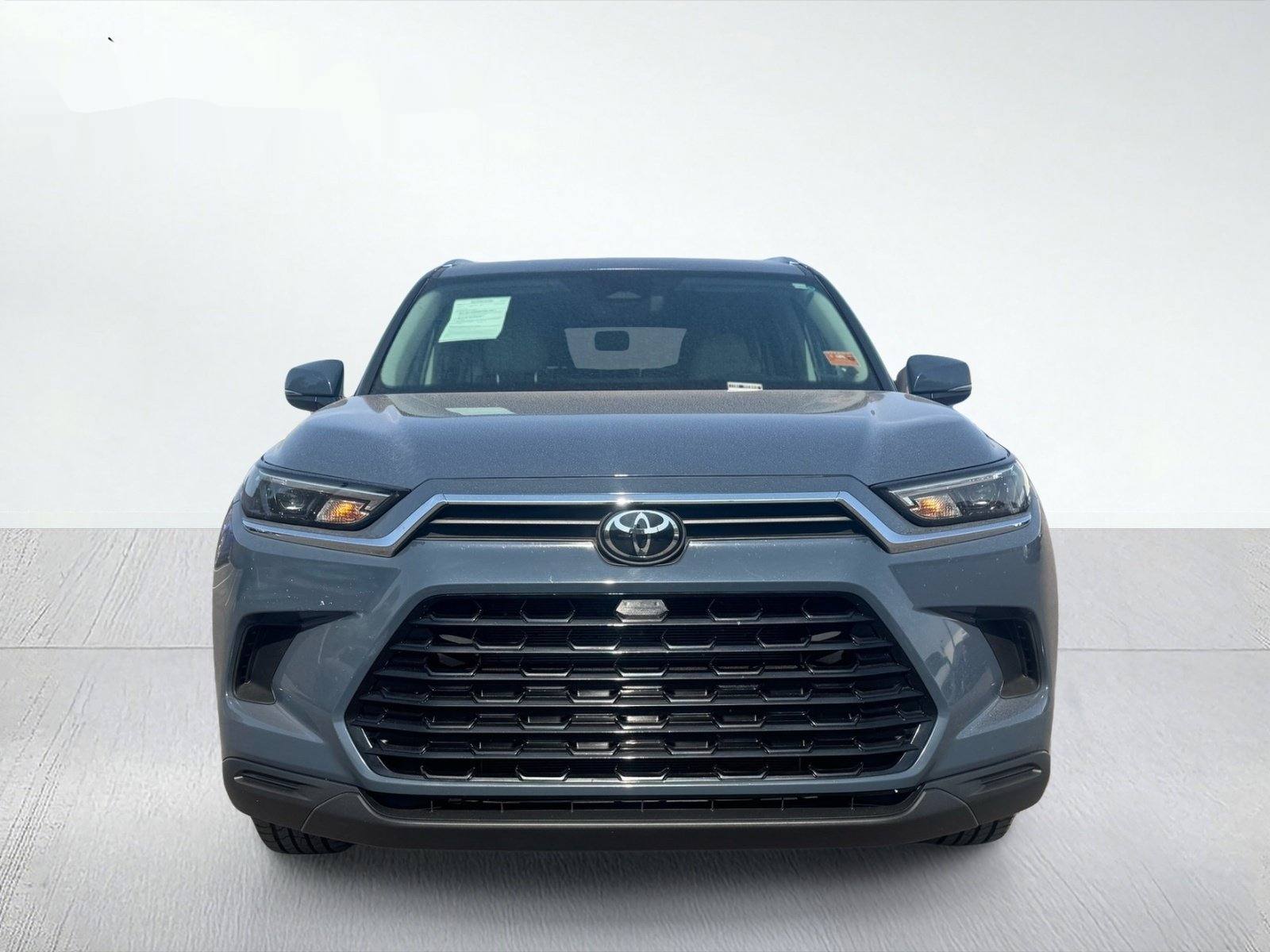 2025 Toyota Grand Highlander XLE — photo 9 thumbnail