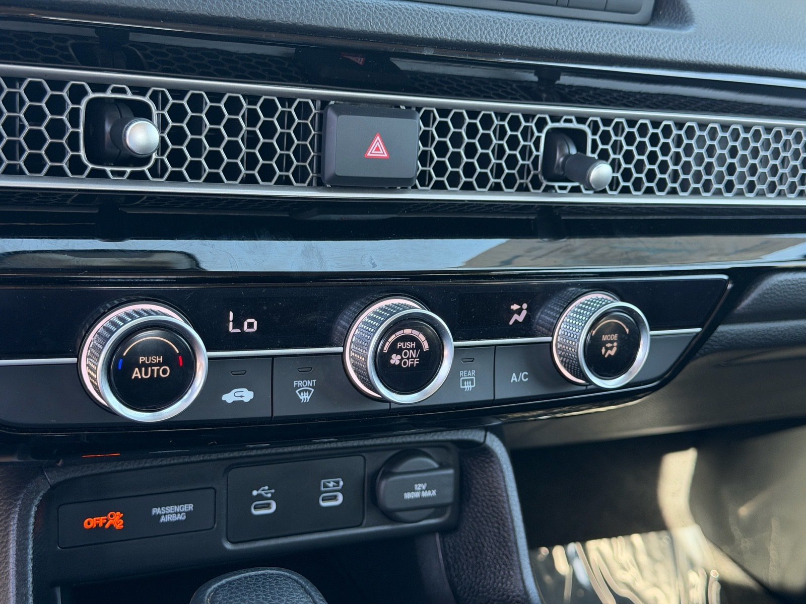 2025 Honda Civic LX — photo 27 thumbnail