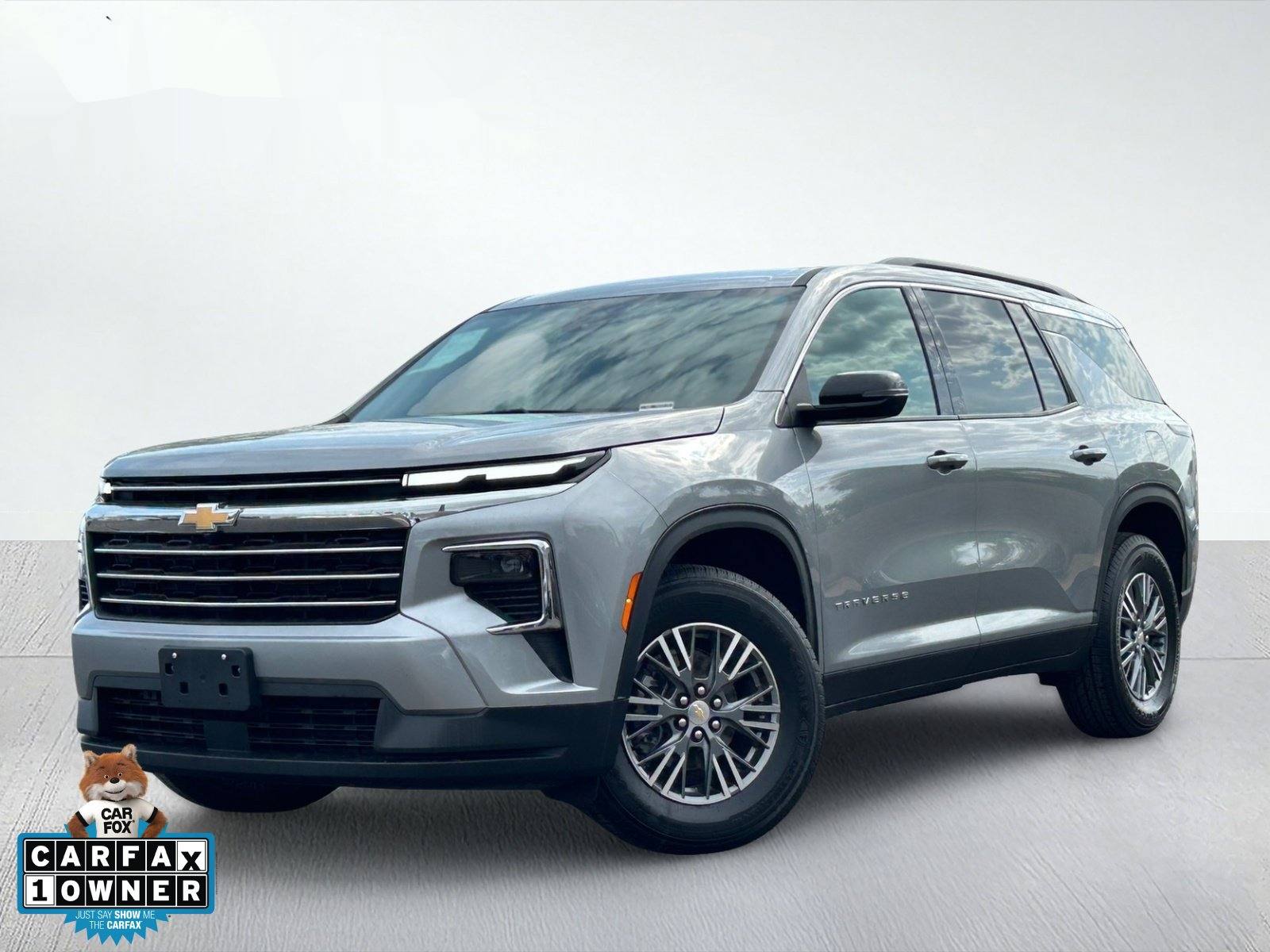 2025 Chevrolet Traverse LT — photo 1