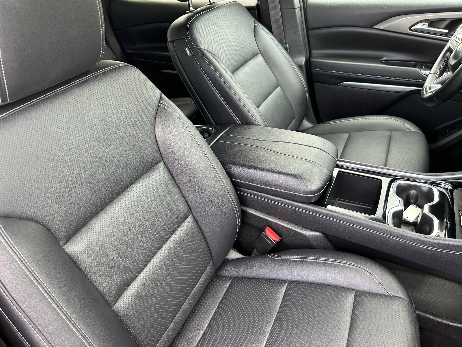 2025 Chevrolet Traverse LT — photo 11 thumbnail