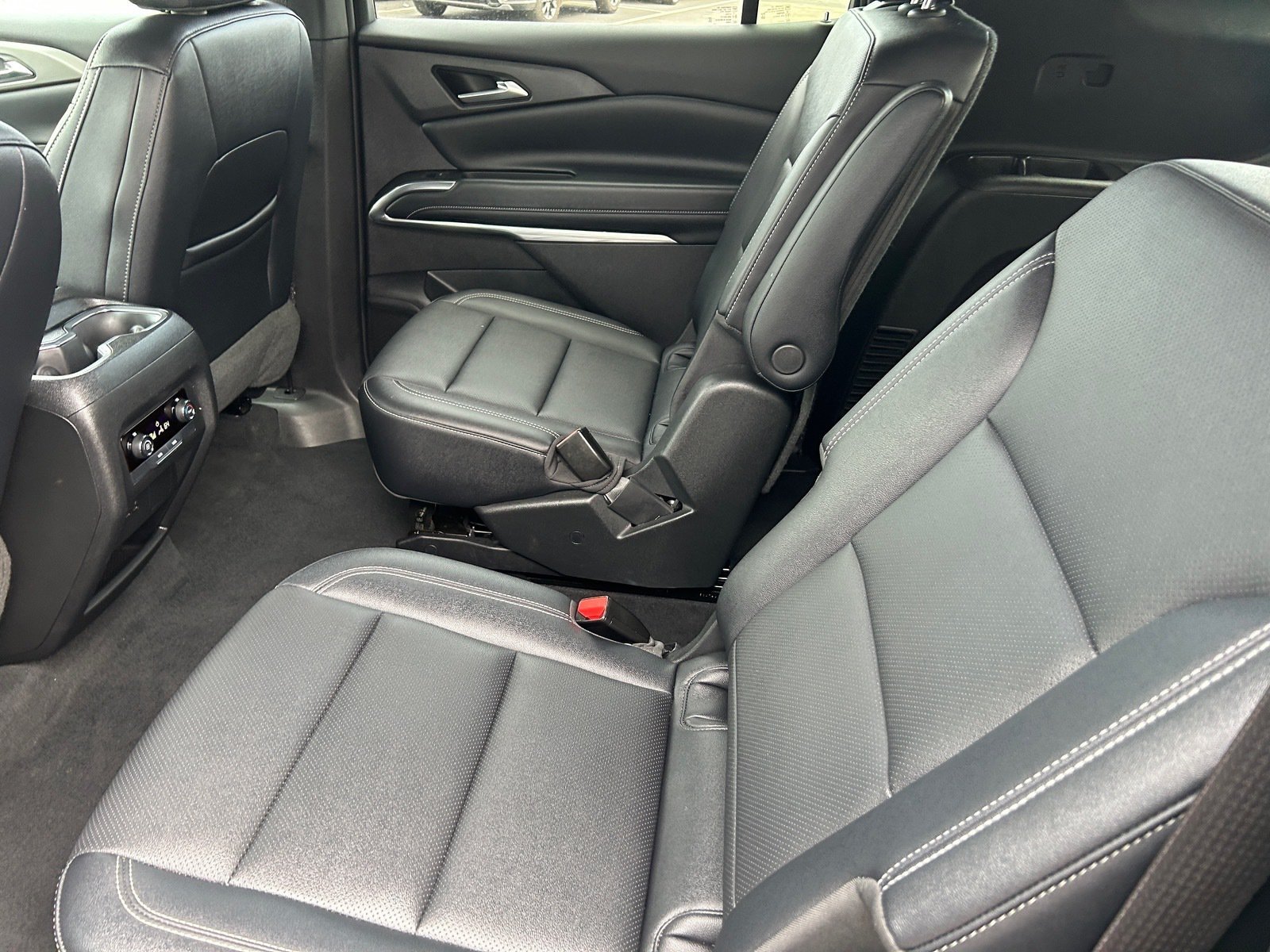 2025 Chevrolet Traverse LT — photo 17 thumbnail