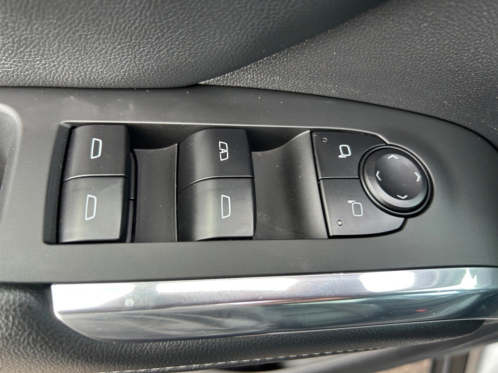 2025 Chevrolet Traverse LT — photo 21 thumbnail